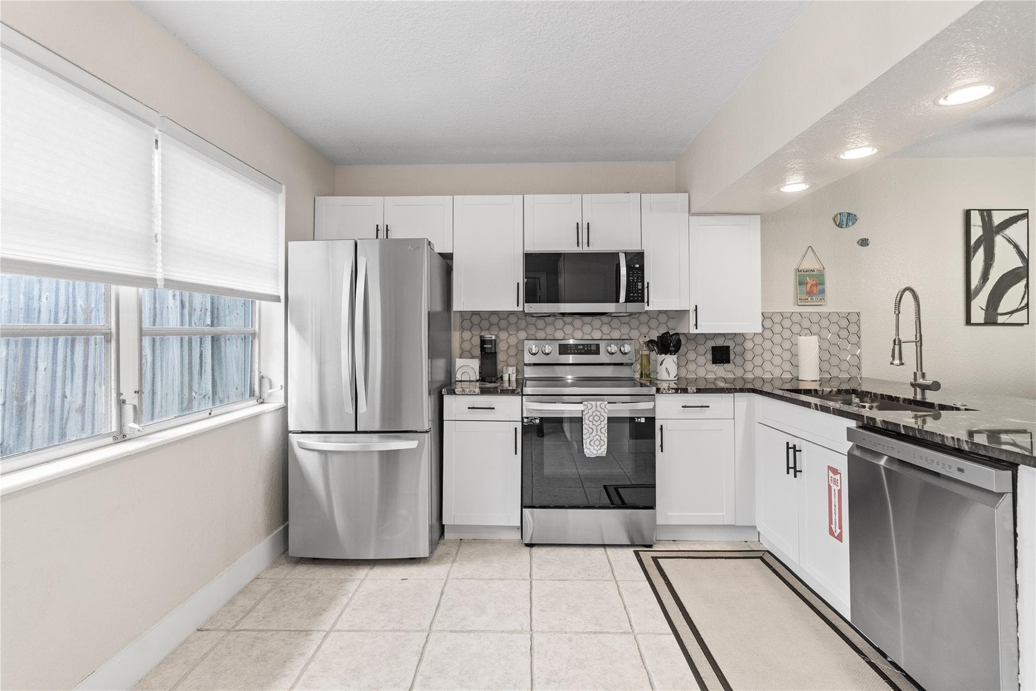 1518-1520 NE 51st Street, Fort Lauderdale, FL 33334 — photo 9 of 77