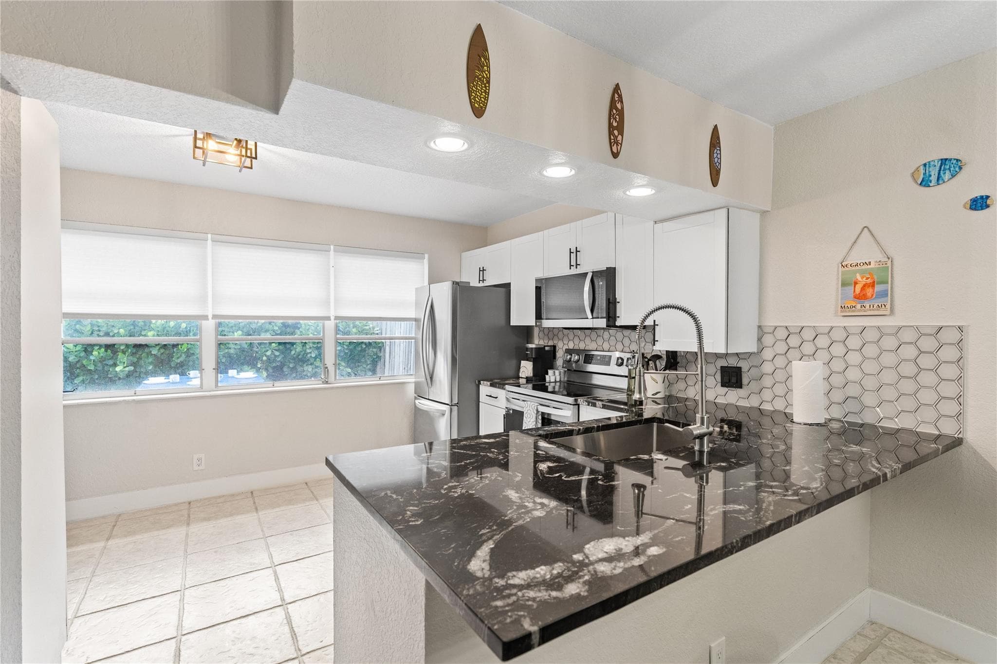 1518-1520 NE 51st Street, Fort Lauderdale, FL 33334 — photo 10 of 77