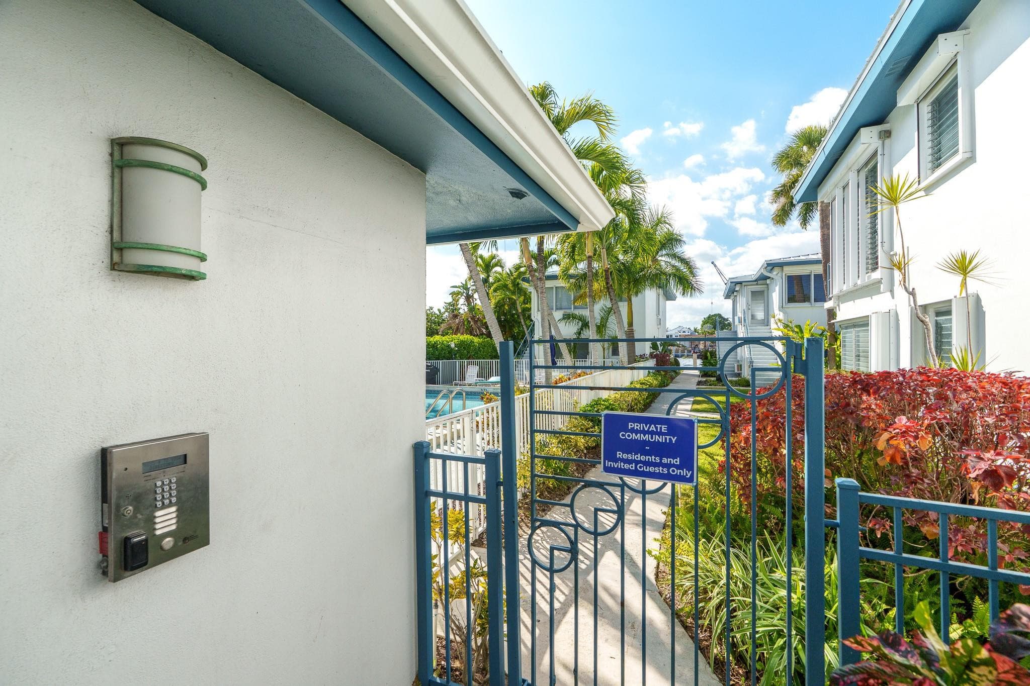 561 Bayshore Drive 7, Fort Lauderdale, FL 33304 — photo 5 of 61