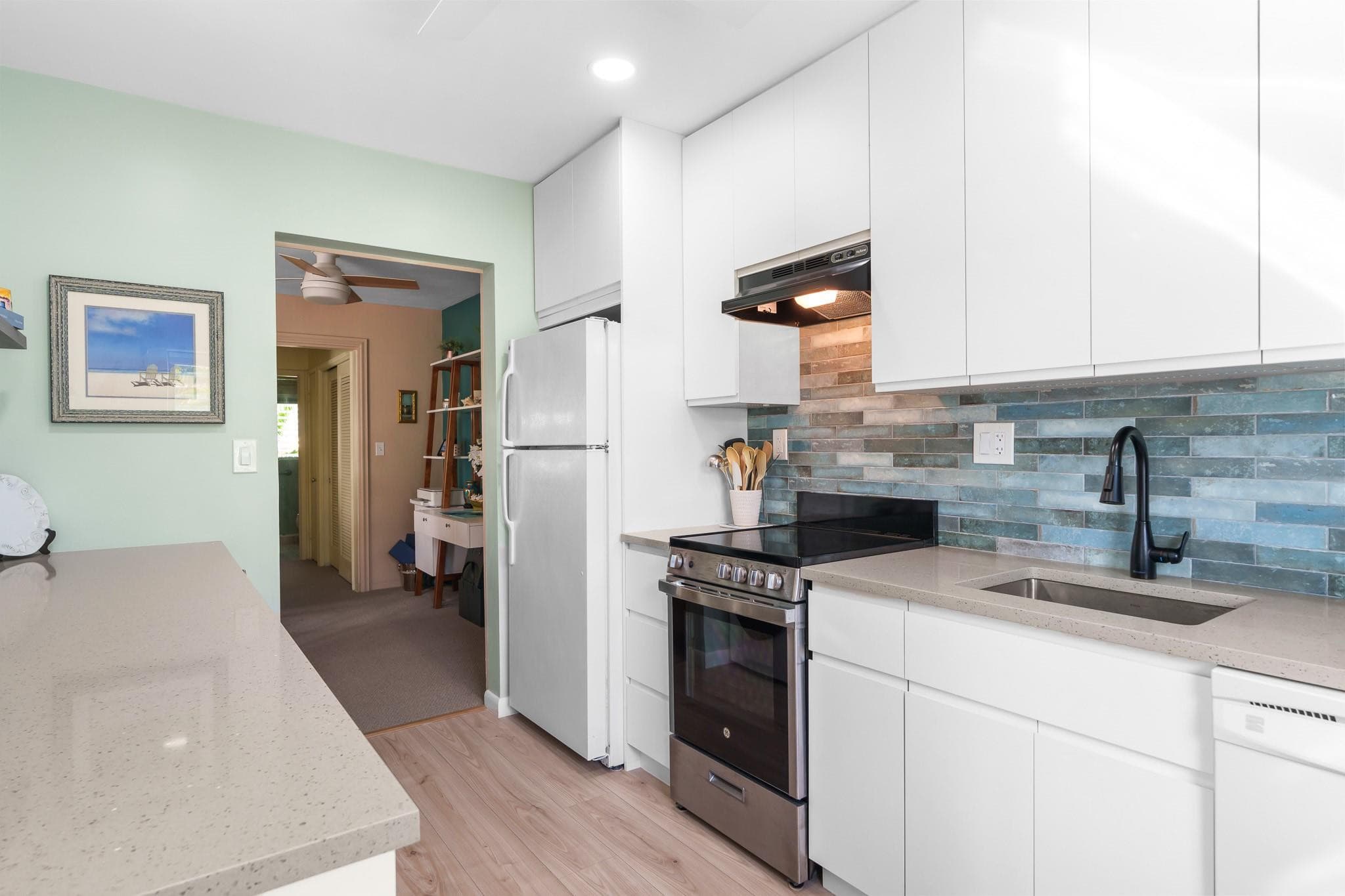 561 Bayshore Drive 7, Fort Lauderdale, FL 33304 — photo 30 of 61