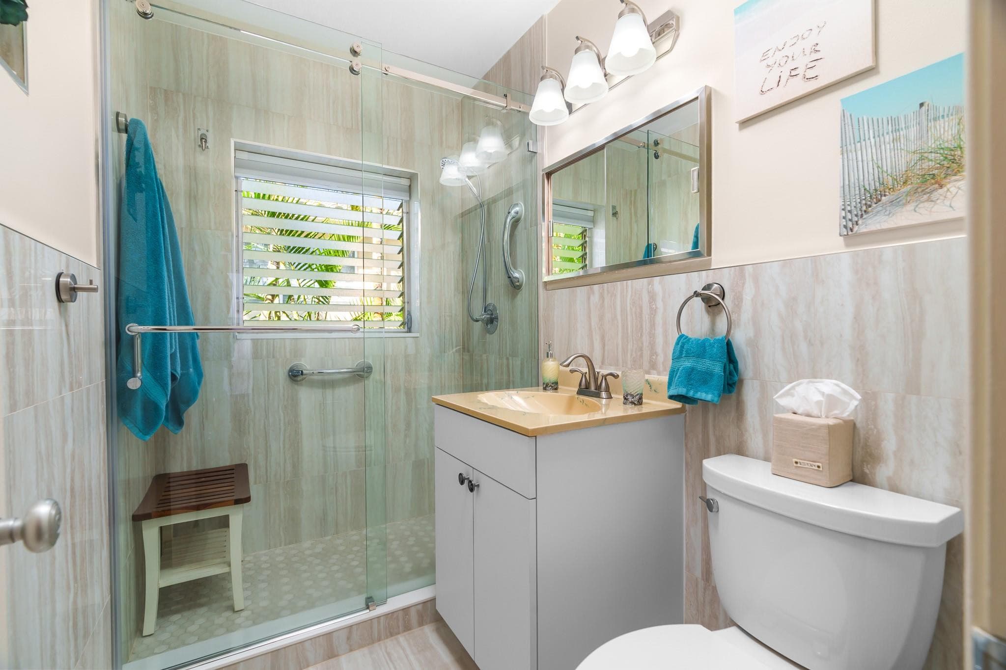 561 Bayshore Drive 7, Fort Lauderdale, FL 33304 — photo 37 of 61