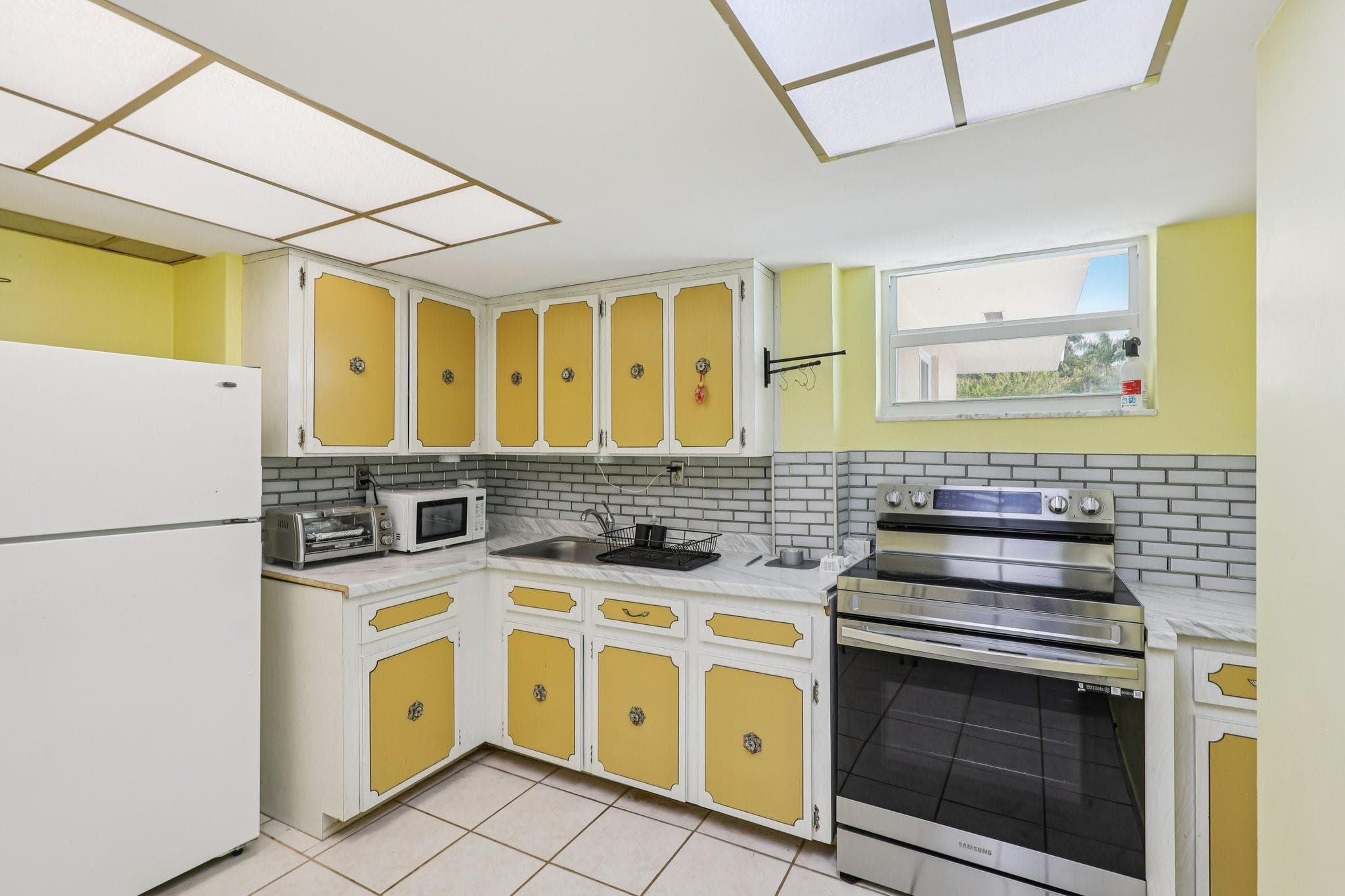 525 NE 58th Street, Miami, FL 33137 — photo 8 of 46