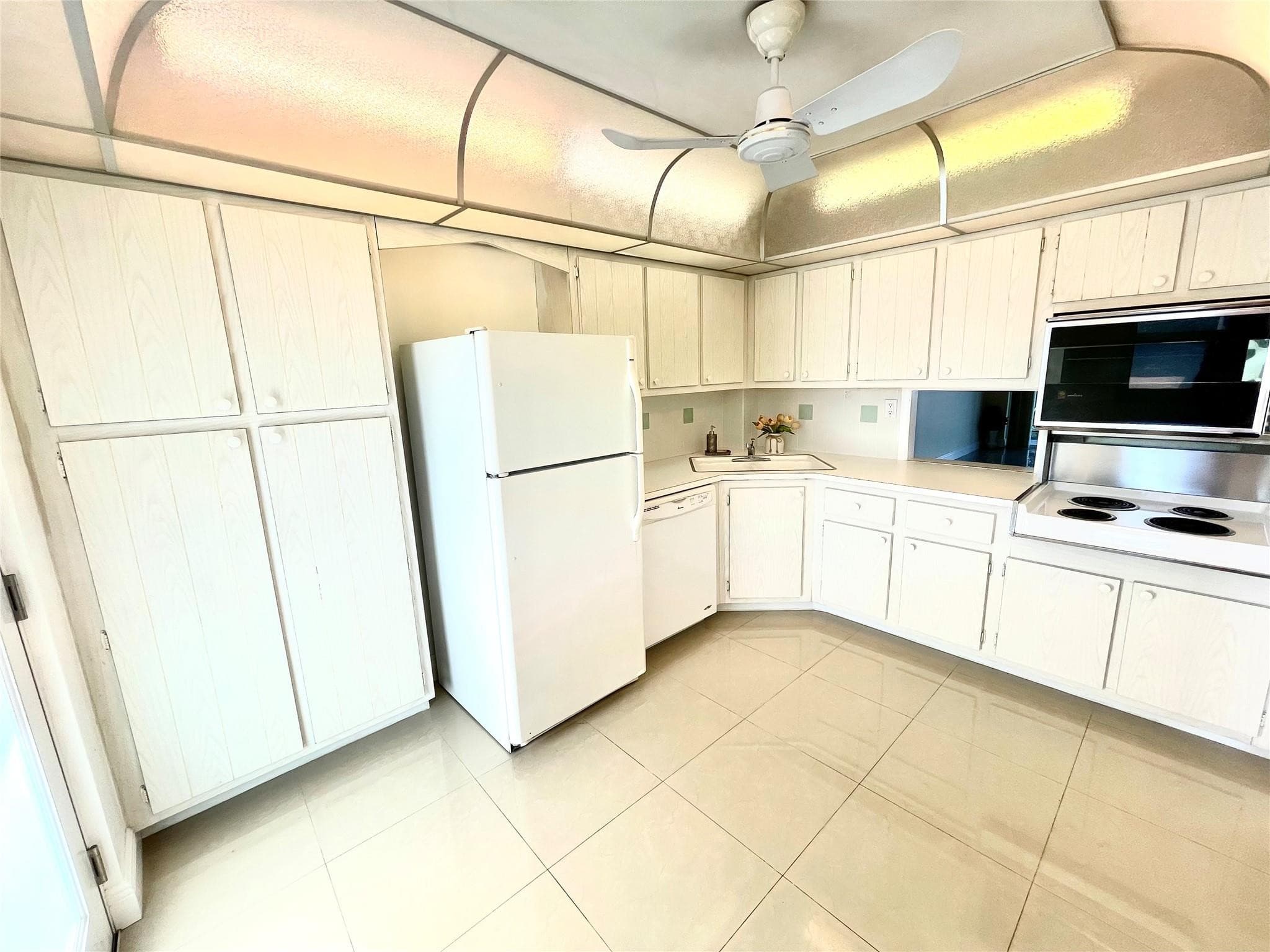 1175 NE Miami Gardens Drive 405, Miami, FL 33179 — photo 6 of 44