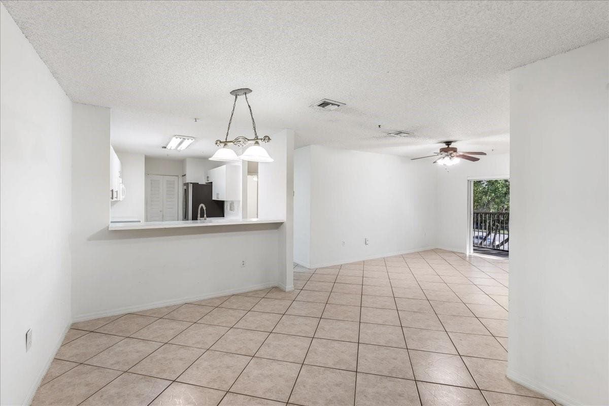 10129 W Atlantic Boulevard 10129, Coral Springs, FL 33071 — photo 5 of 25