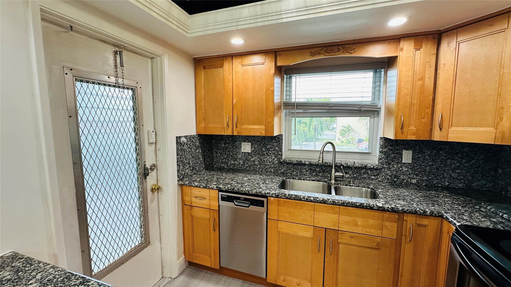 651 Pine Drive, Pompano Beach, FL 33060 — photo 14 of 40