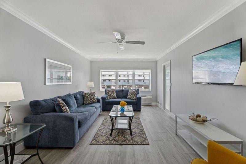 315 Van Buren Street 205b, Hollywood, FL 33019 — photo 4 of 17