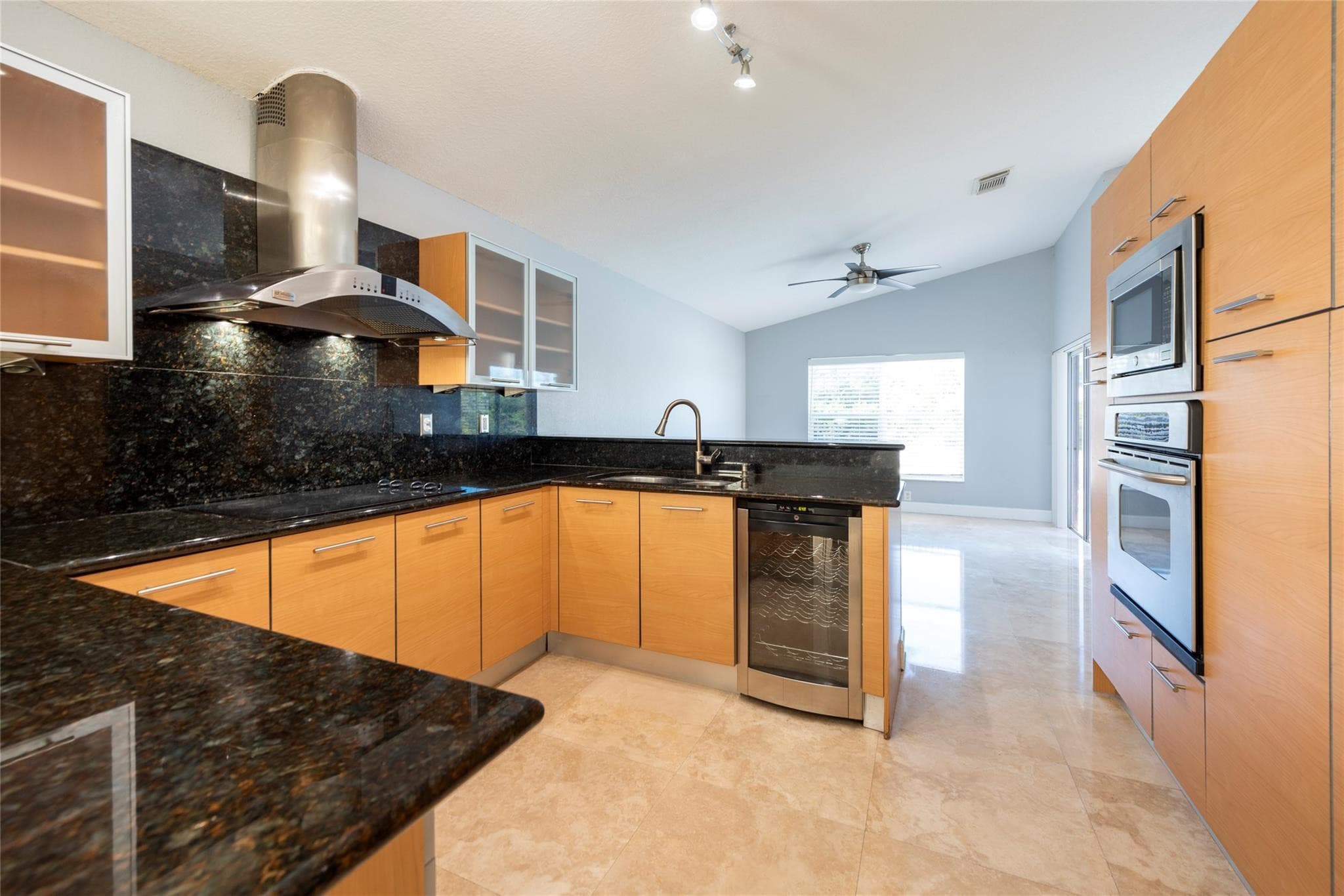 160 NW 166th Avenue, Pembroke Pines, FL 33028 — photo 5 of 31
