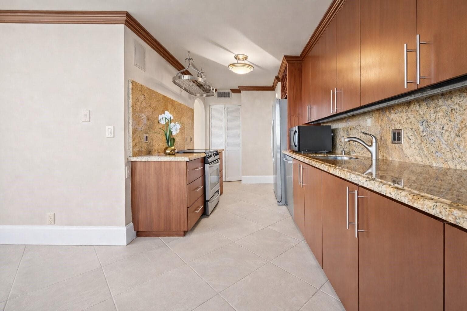 936 Intracoastal Drive 19F, Fort Lauderdale, FL 33304 — photo 27 of 52