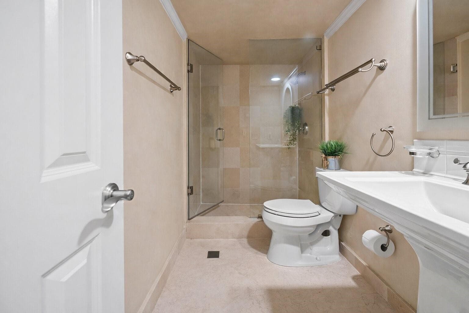 936 Intracoastal Drive 19F, Fort Lauderdale, FL 33304 — photo 44 of 52
