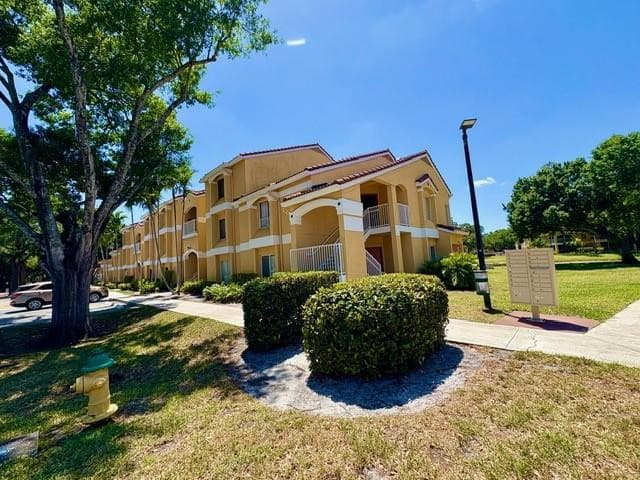 2371 NW 33rd Street 712, Oakland Park, FL 33309 — photo 26 of 32