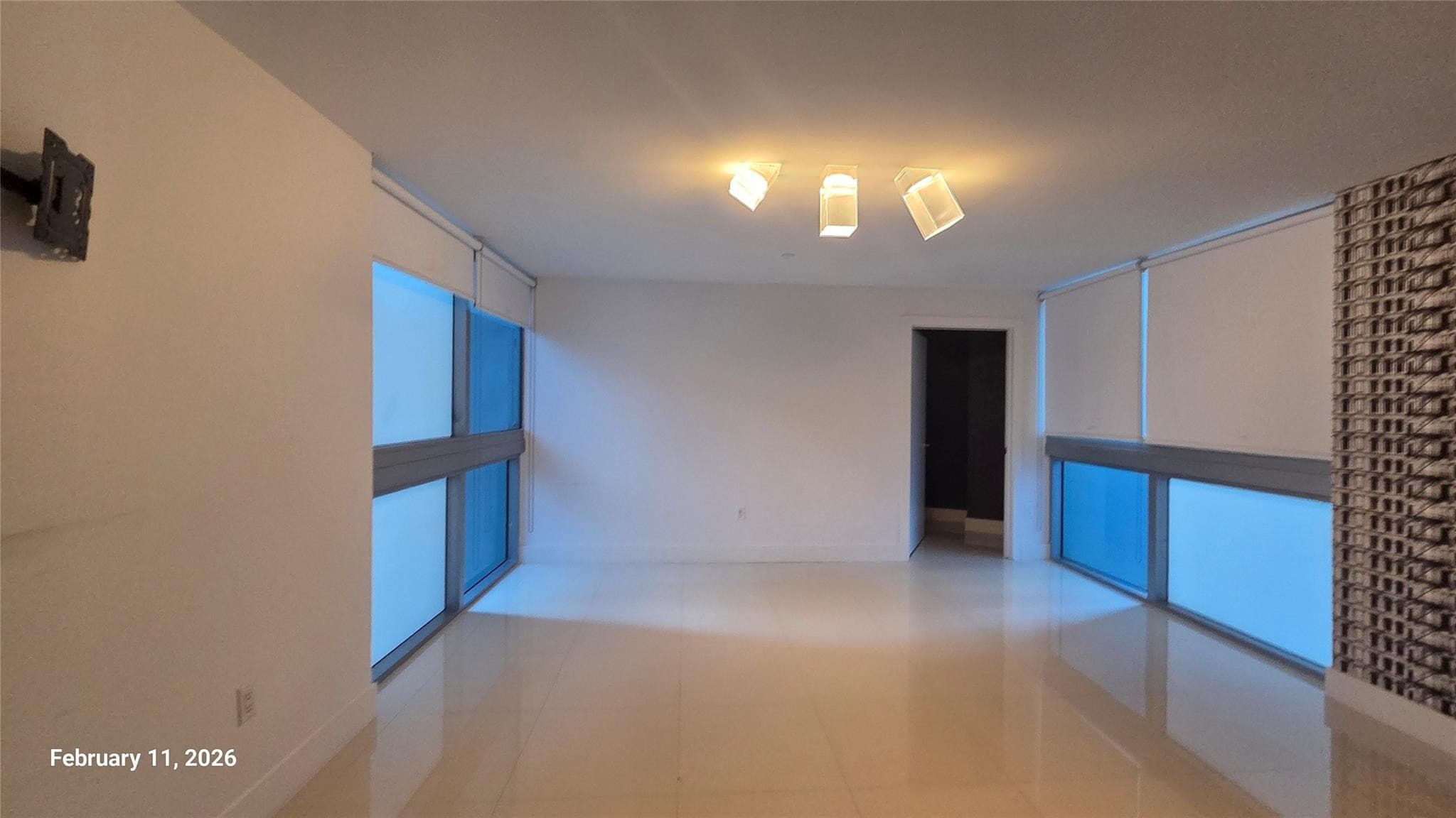 2950 NE 188th Street 110, Miami, FL 33180 — photo 19 of 21