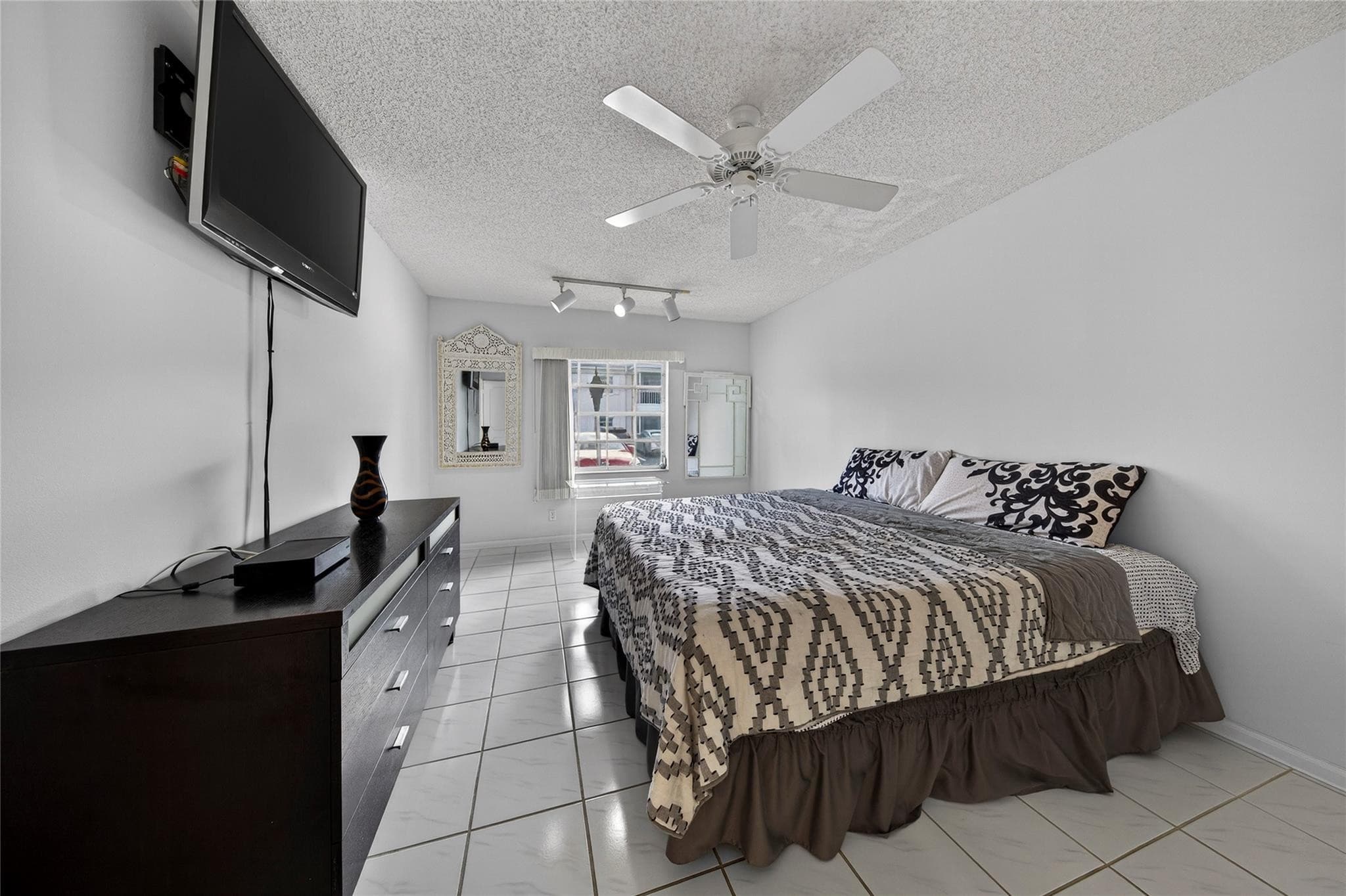 6253 Bay Club Drive 1, Fort Lauderdale, FL 33308 — photo 26 of 72