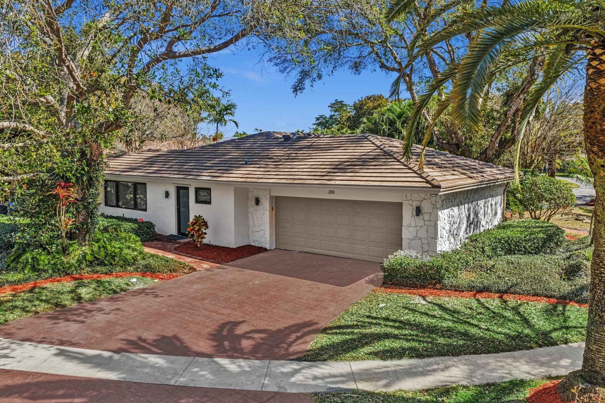 3111 N 52nd Avenue, Hollywood, FL 33021 — photo 1 of 77