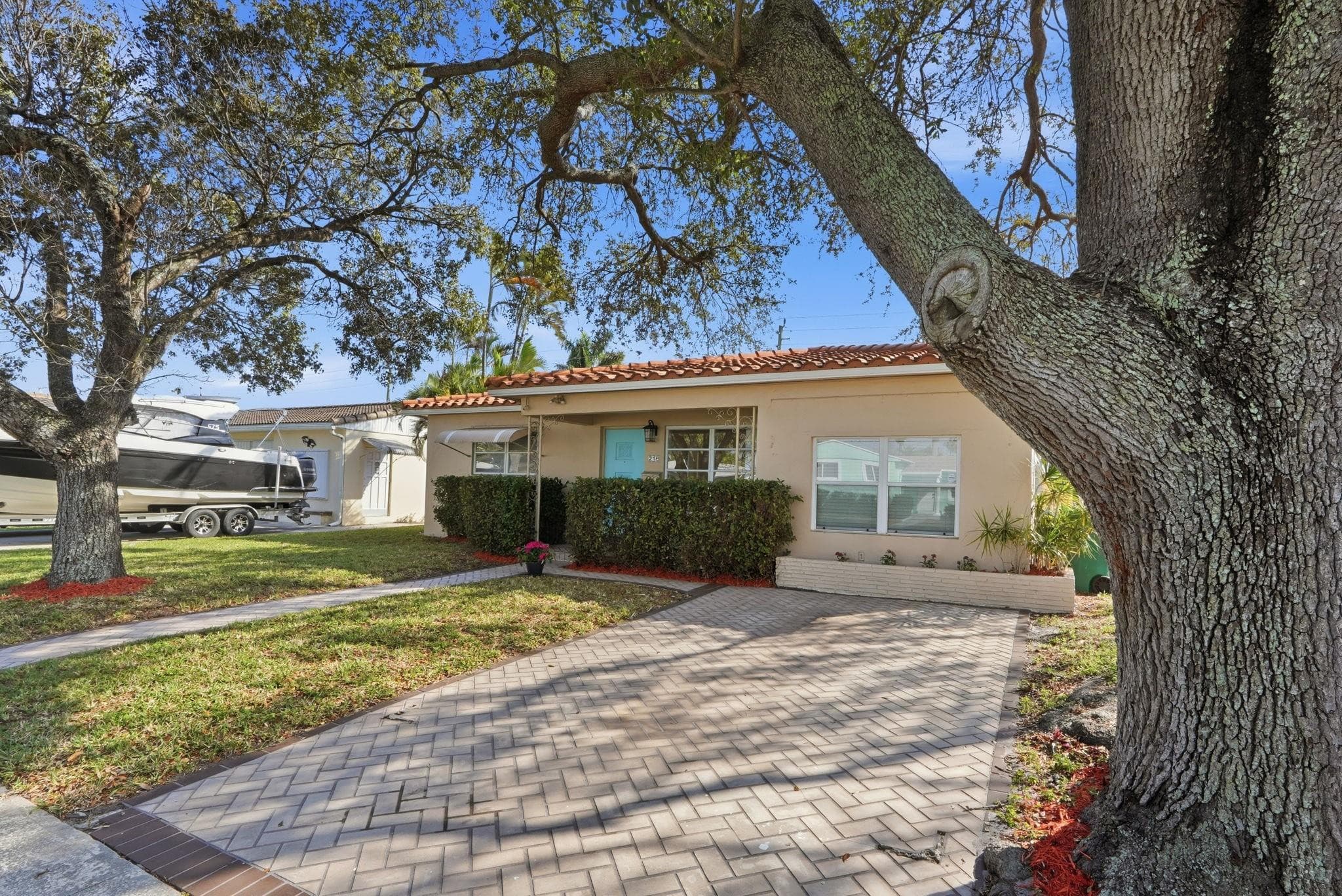 218 SE 3rd Terrace, Dania Beach, FL 33004 — photo 2 of 25
