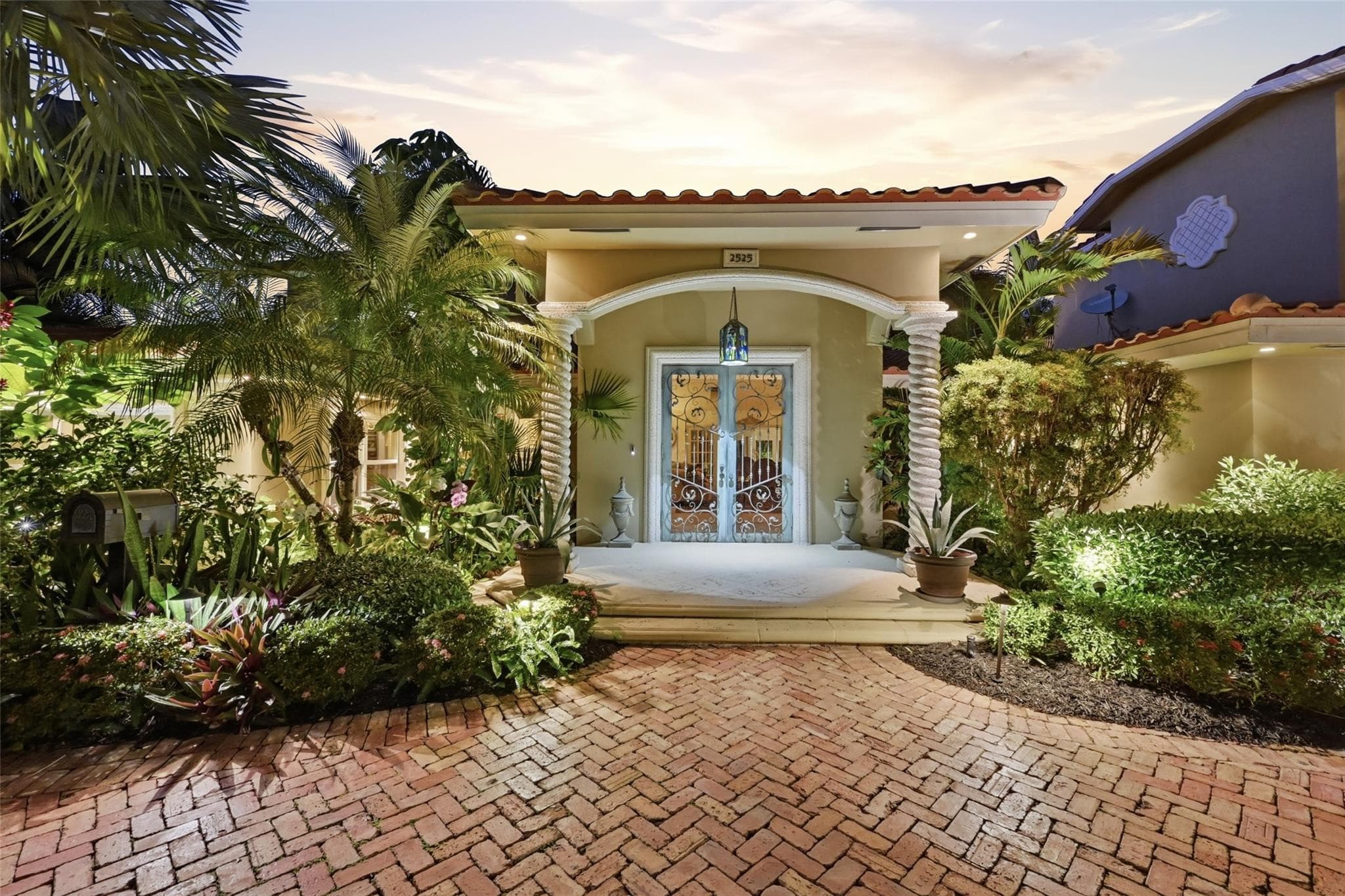 2525 NE 21st Court, Fort Lauderdale, FL 33305 — photo 4 of 62