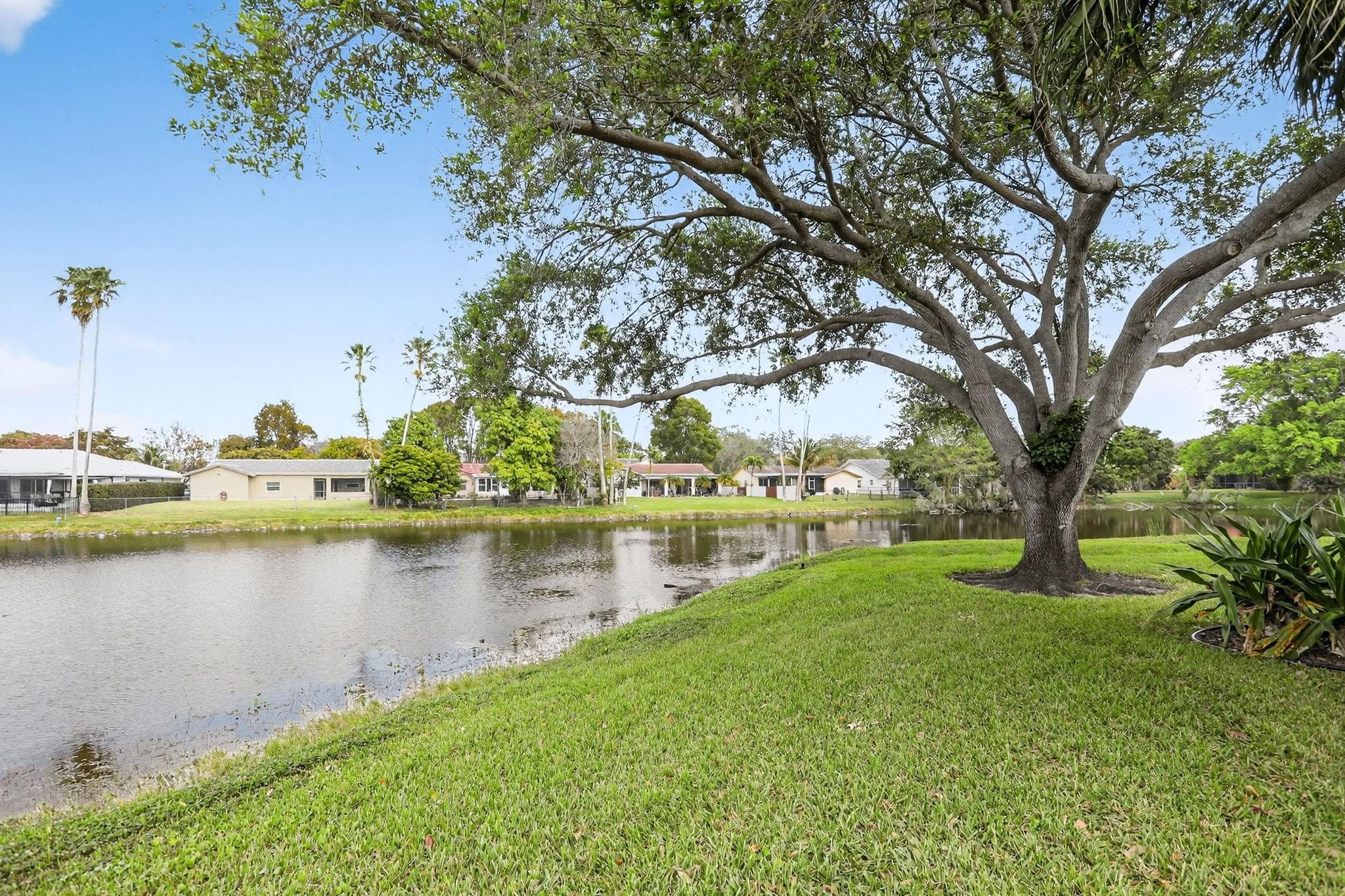 11477 NW 39th Court 307-1, Coral Springs, FL 33065 — photo 1 of 19