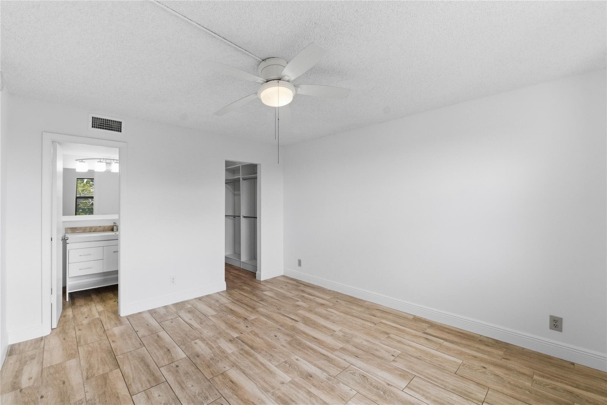 2748 NW 104th Avenue 403, Sunrise, FL 33322 — photo 5 of 13