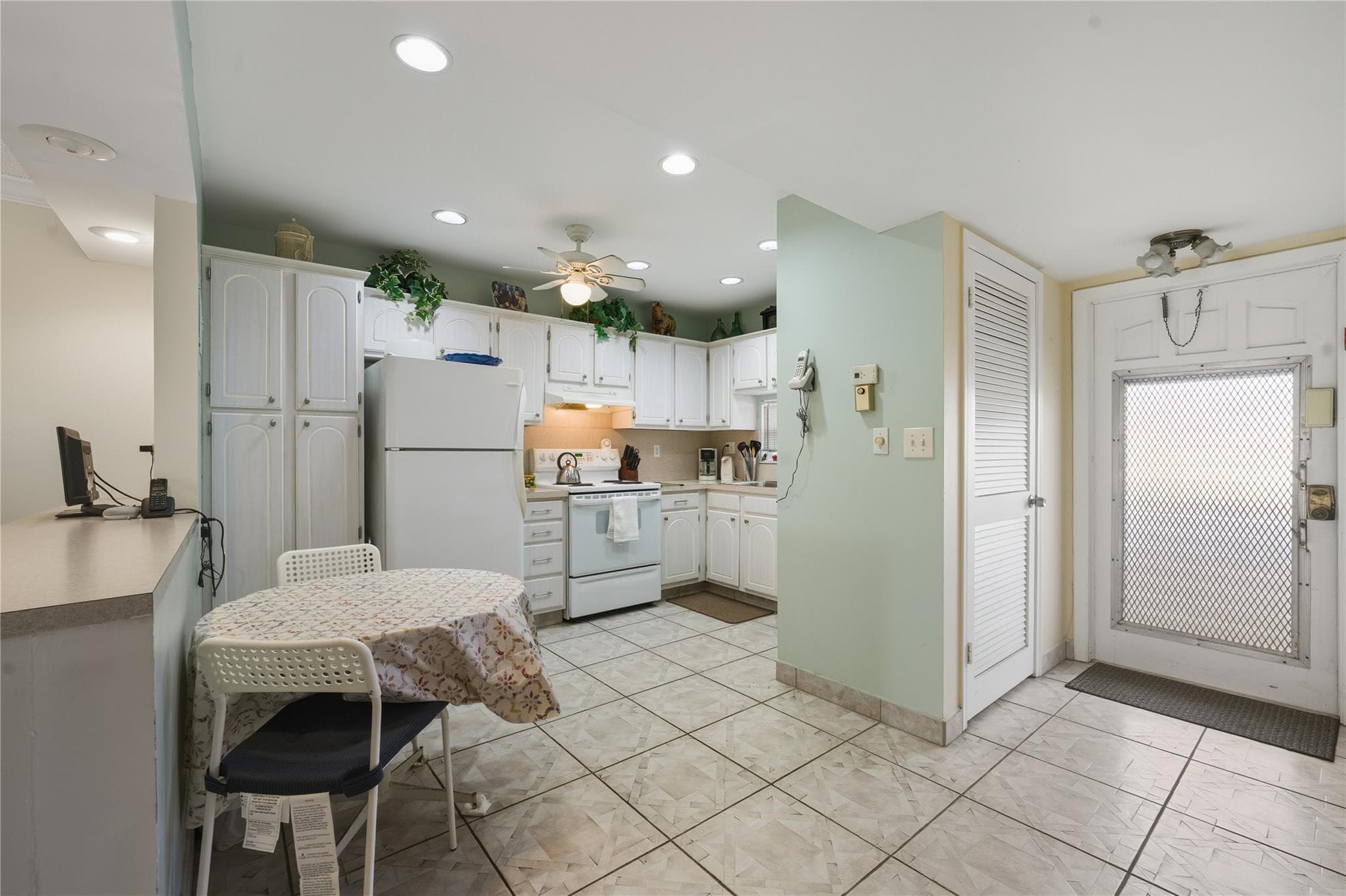 691 S Hollybrook Drive 304, Pembroke Pines, FL 33025 — photo 9 of 60