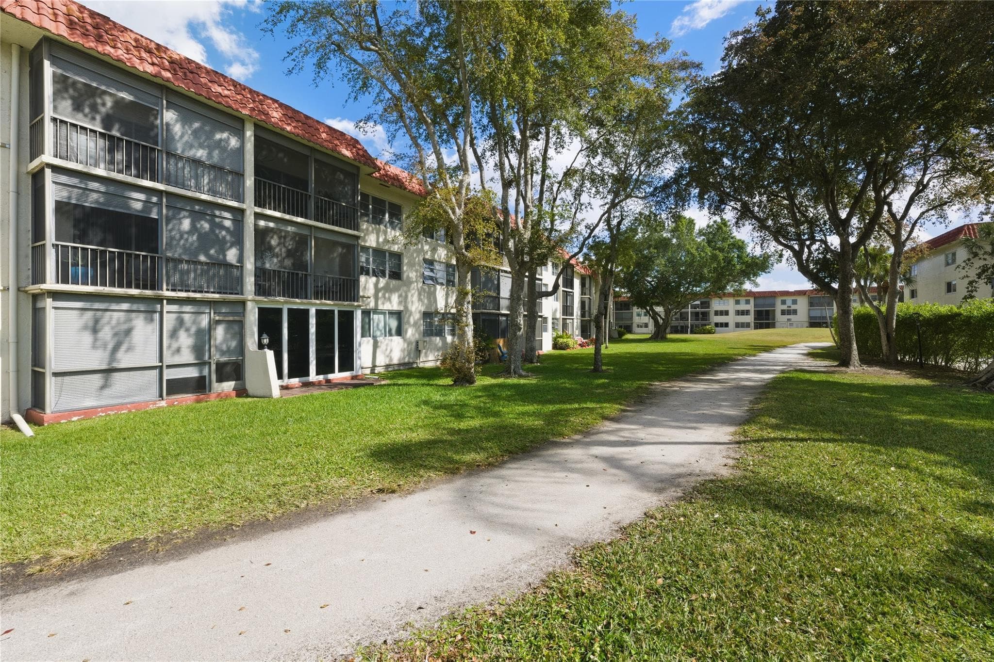 691 S Hollybrook Drive 304, Pembroke Pines, FL 33025 — photo 22 of 60