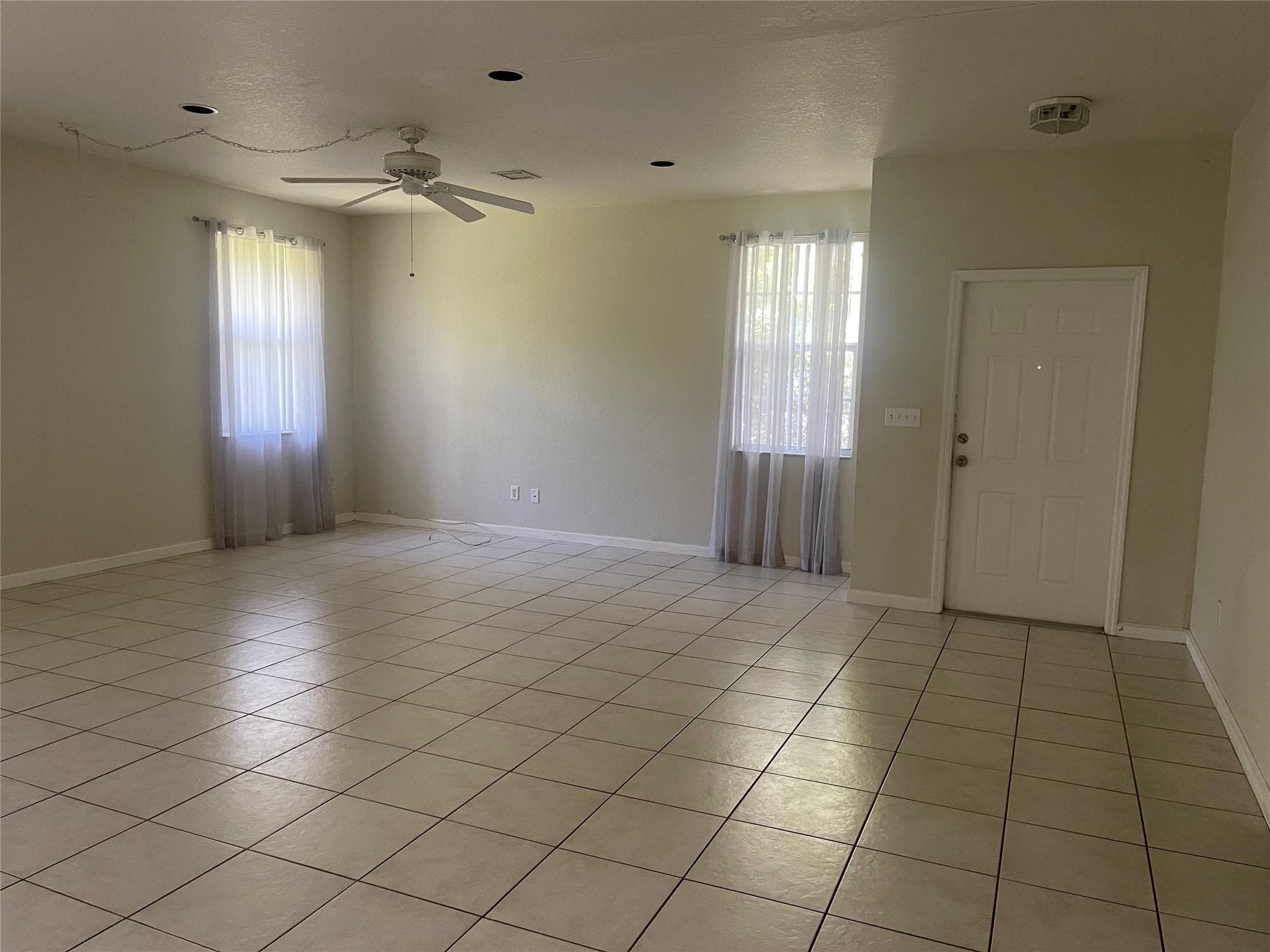 717 NE 4th Street, Hallandale Beach, FL 33009 — photo 3 of 16