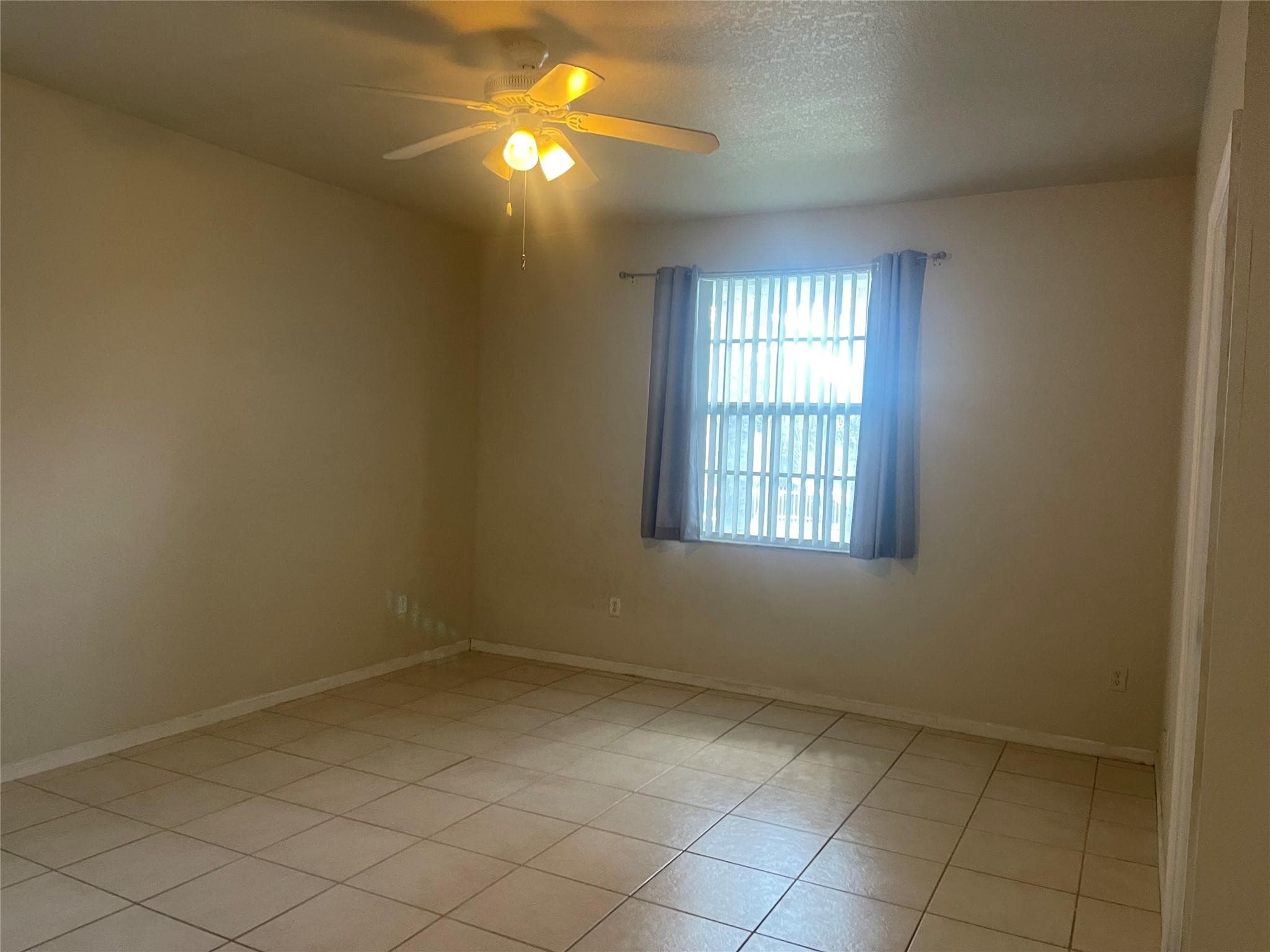 717 NE 4th Street, Hallandale Beach, FL 33009 — photo 6 of 16