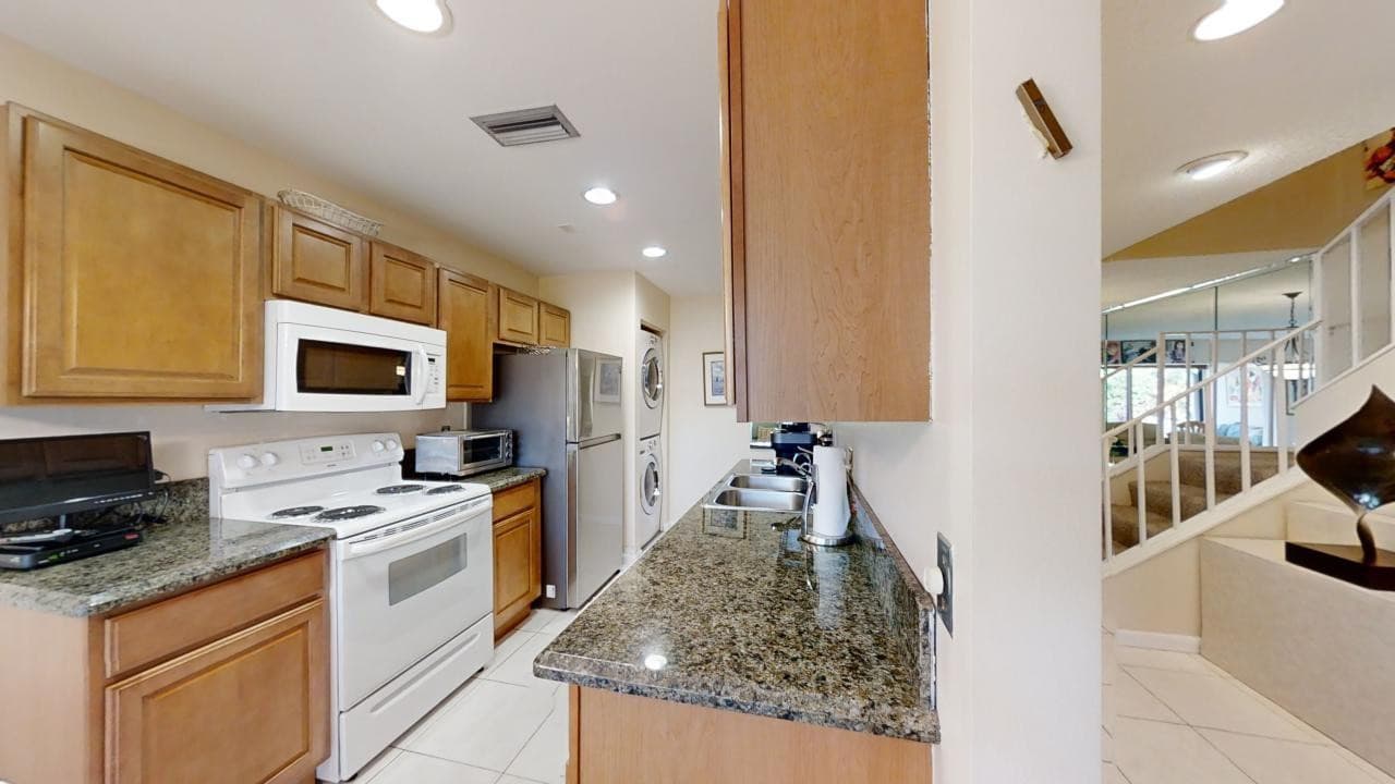8460 Casa Del Lago E, Boca Raton, FL 33433 — photo 5 of 37