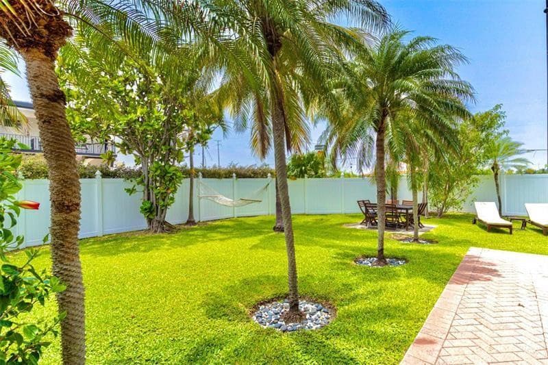 355 Virginia Street, Hollywood, FL 33019 — photo 16 of 34