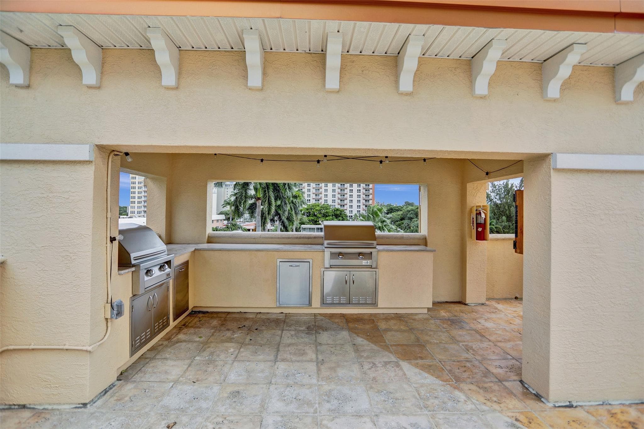 2845 NE 9th Street 601, Fort Lauderdale, FL 33304 — photo 36 of 44