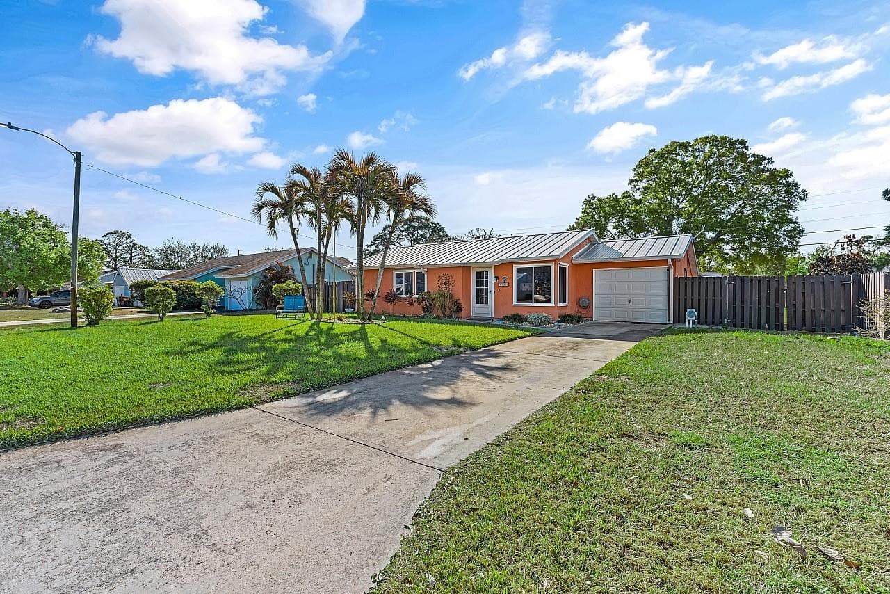 1085 24th Place, Vero Beach, FL 32962 — photo 2 of 31