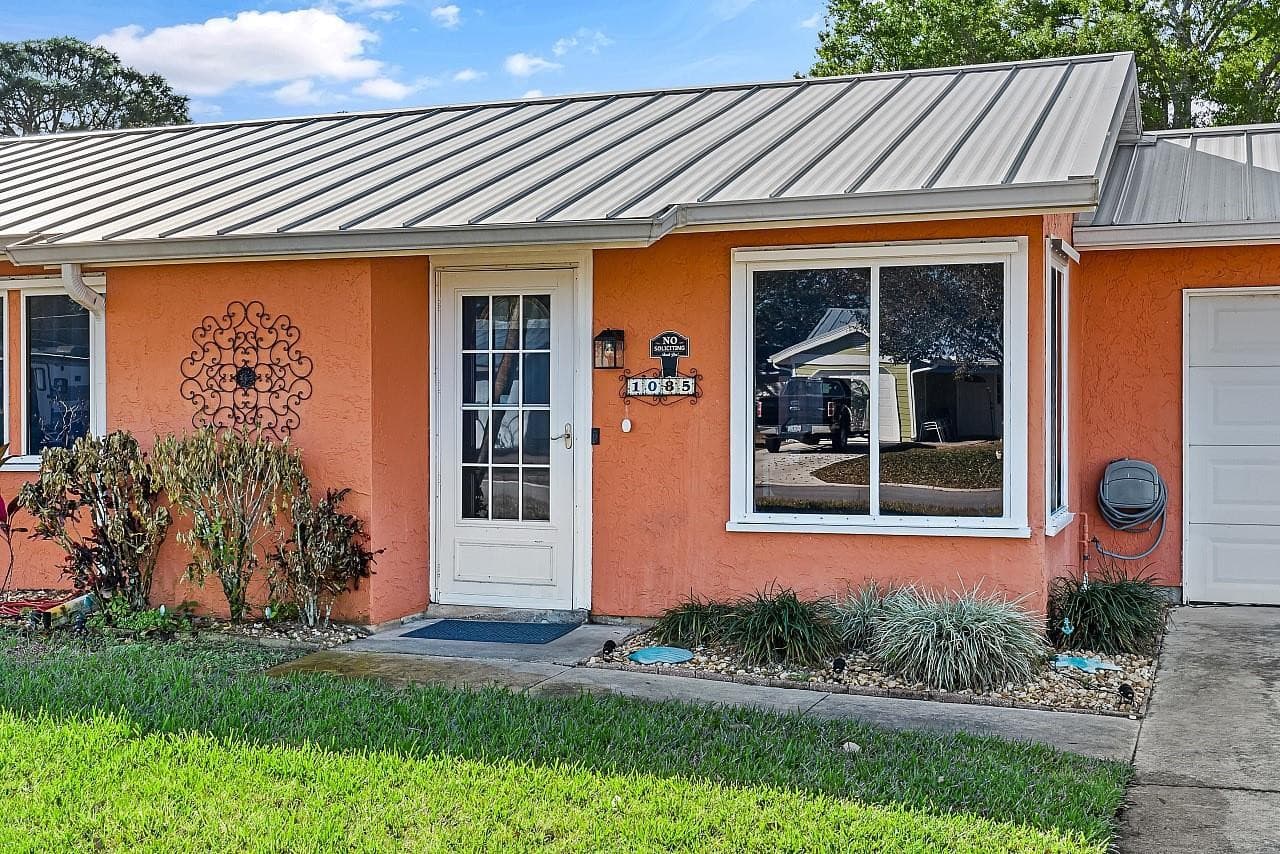 1085 24th Place, Vero Beach, FL 32962 — photo 3 of 31