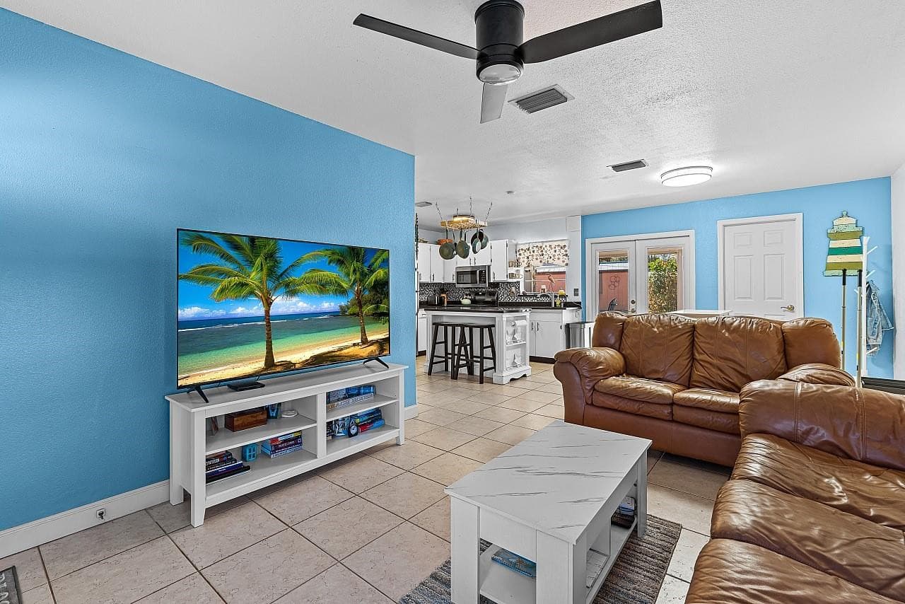 1085 24th Place, Vero Beach, FL 32962 — photo 7 of 31
