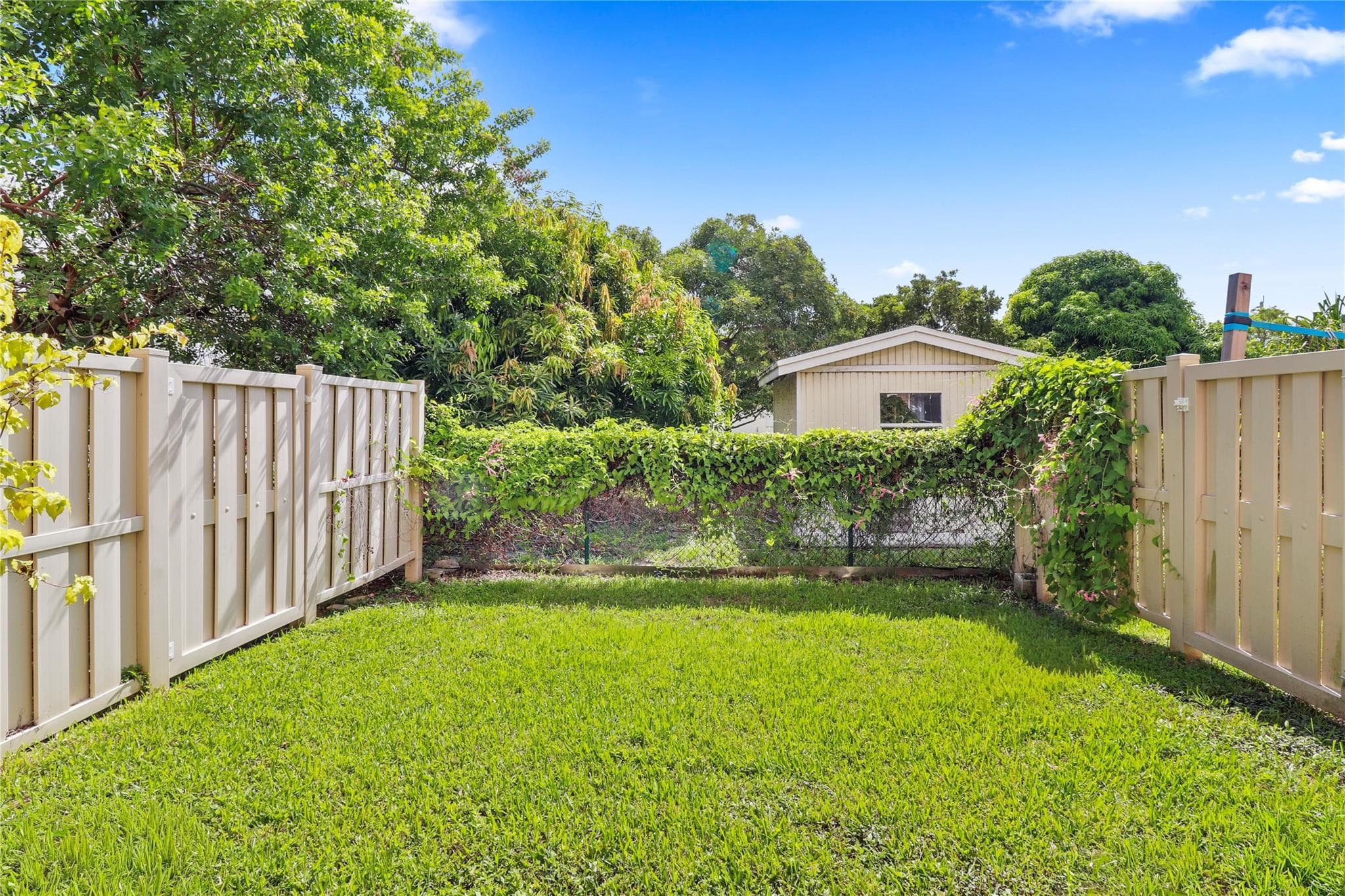 37 SE 3rd Avenue, Hallandale Beach, FL 33009 — photo 49 of 69