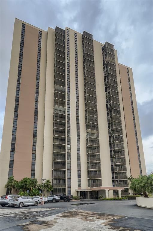 20301 W Country Club Drive 1127, Aventura, FL 33180 — photo 2 of 26
