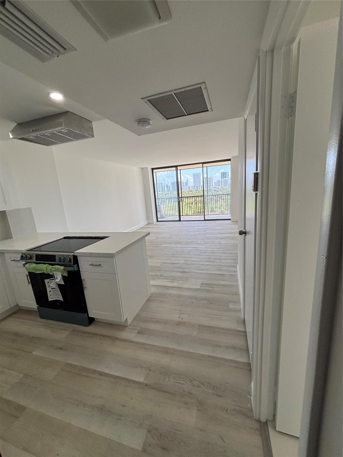 20301 W Country Club Drive 1127, Aventura, FL 33180 — photo 20 of 26