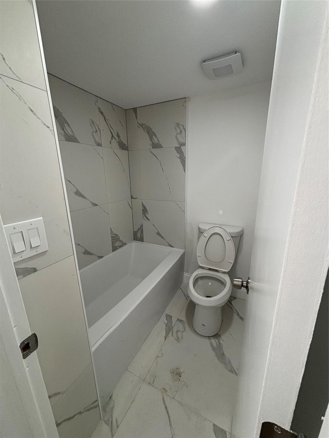 20301 W Country Club Drive 1127, Aventura, FL 33180 — photo 21 of 26