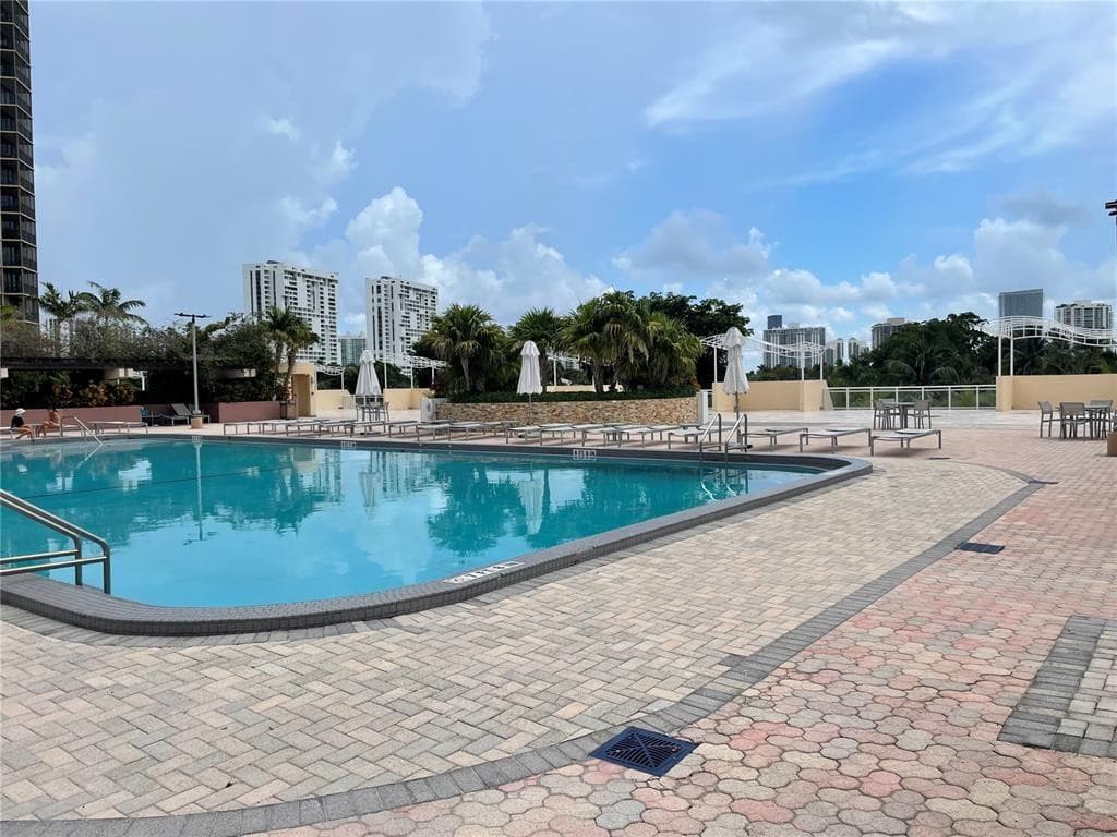 20301 W Country Club Drive 1127, Aventura, FL 33180 — photo 24 of 26