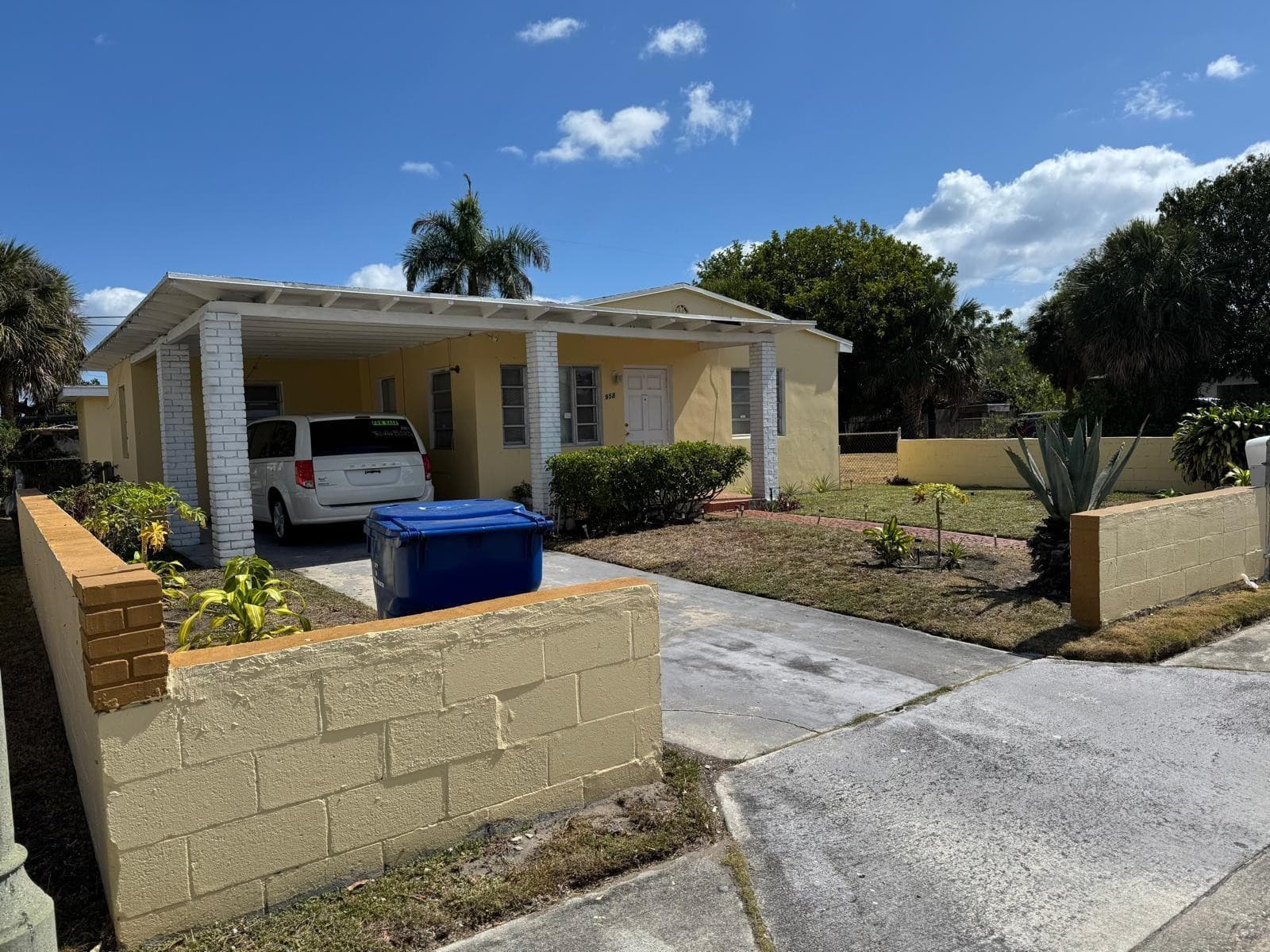 958 W 4th Street, Riviera Beach, FL 33404 — photo 7 of 16