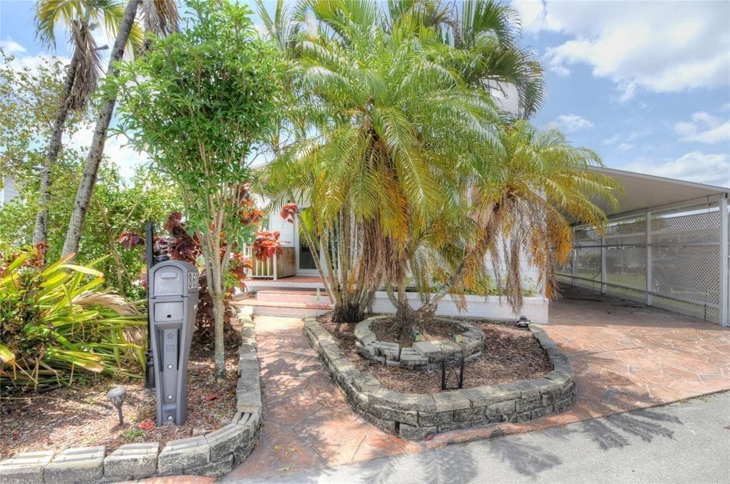 8608 SW 17th Street, Davie, FL 33324 — photo 6 of 19