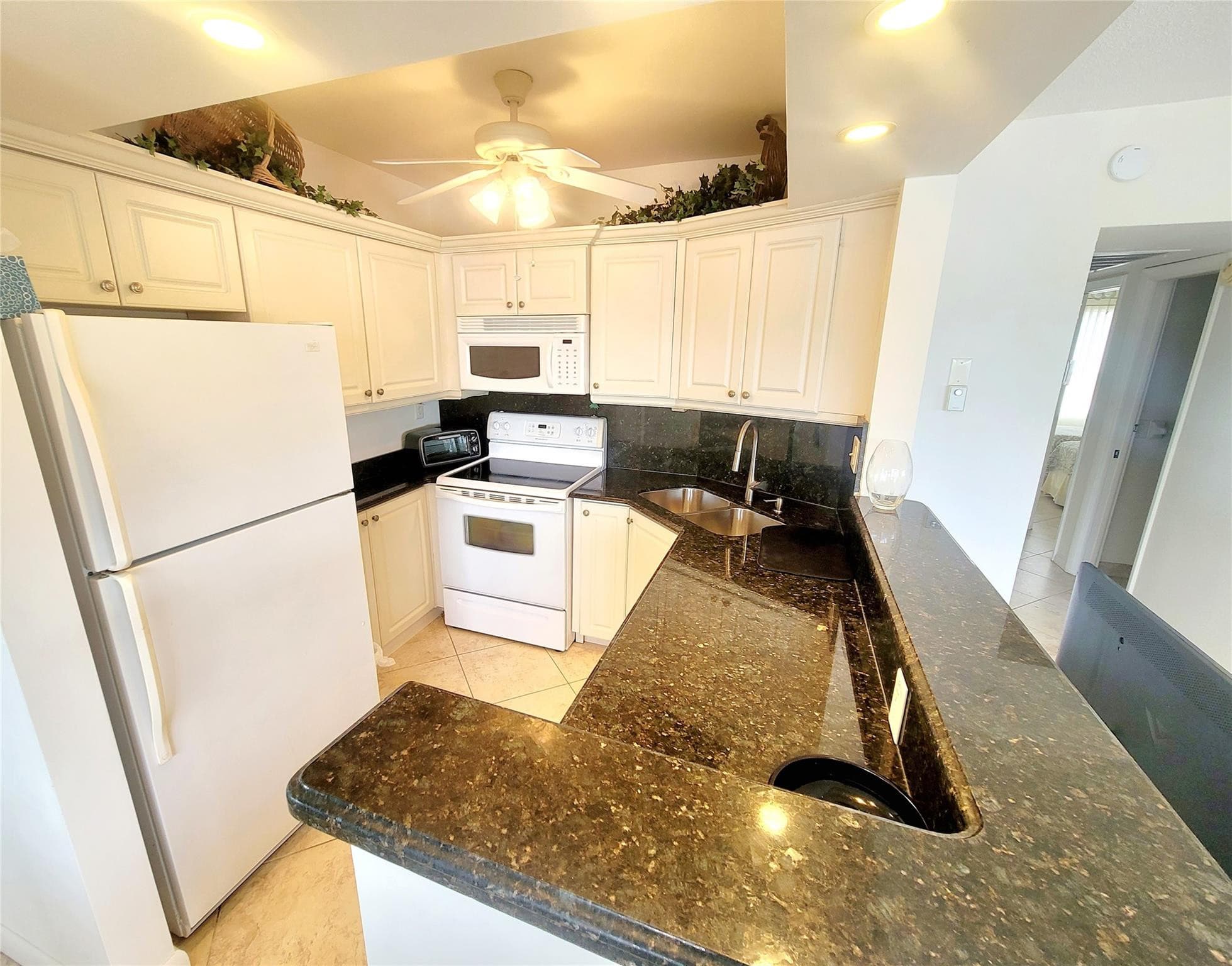3200 NE 7th Court 208a, Pompano Beach, FL 33062 — photo 7 of 32