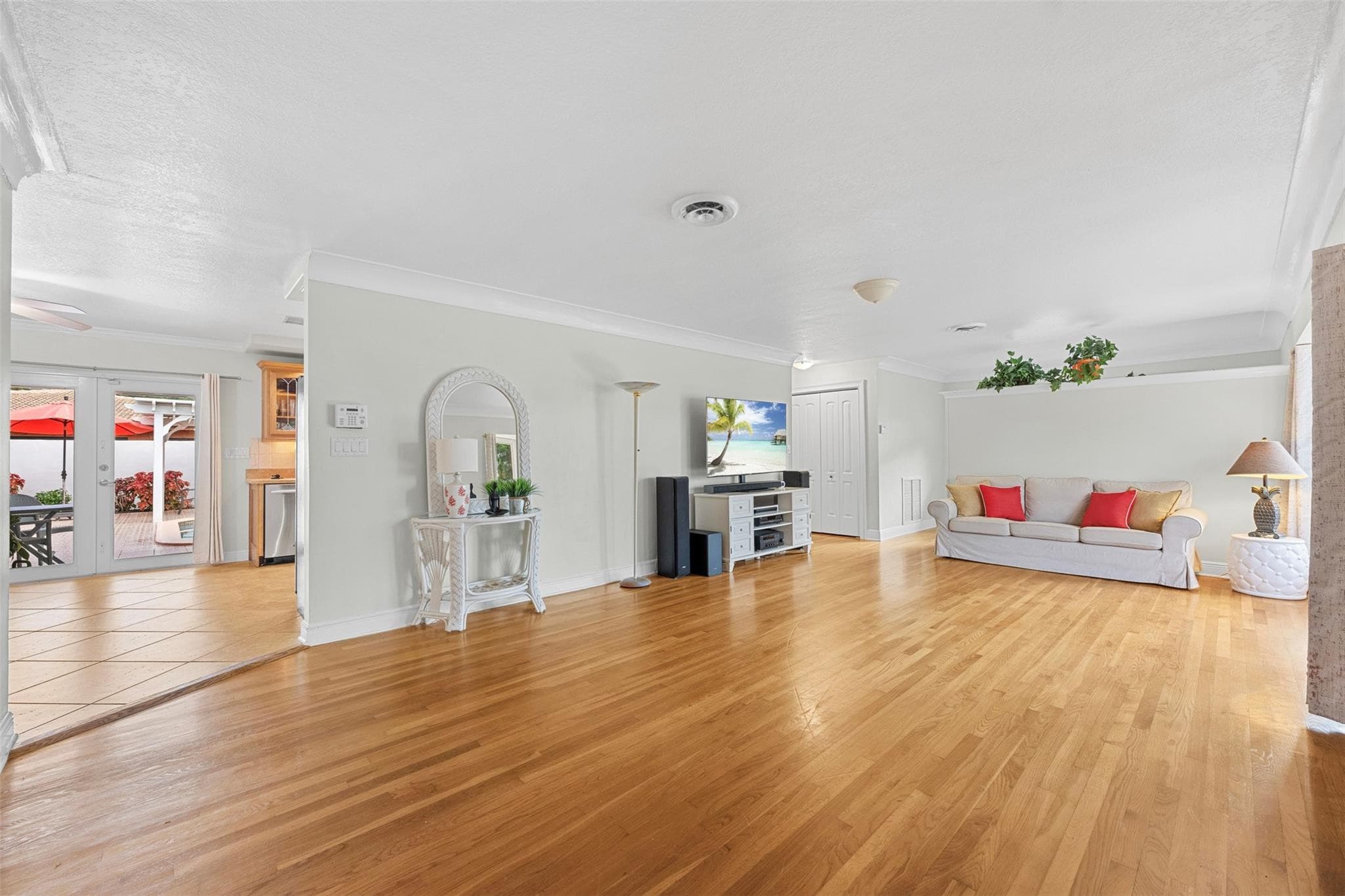 5284 NE 18th Terrace, Fort Lauderdale, FL 33308 — photo 10 of 57