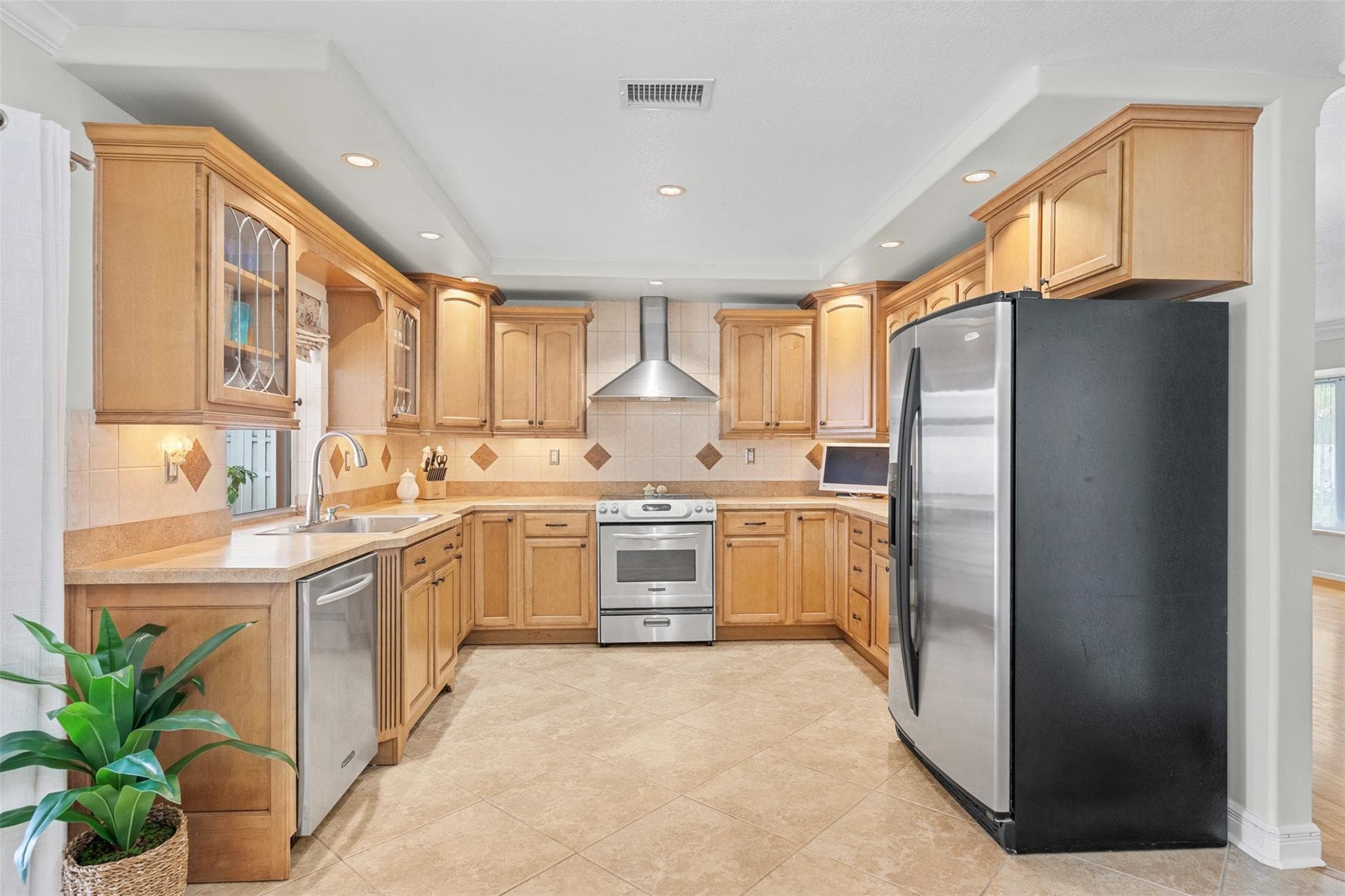 5284 NE 18th Terrace, Fort Lauderdale, FL 33308 — photo 14 of 57