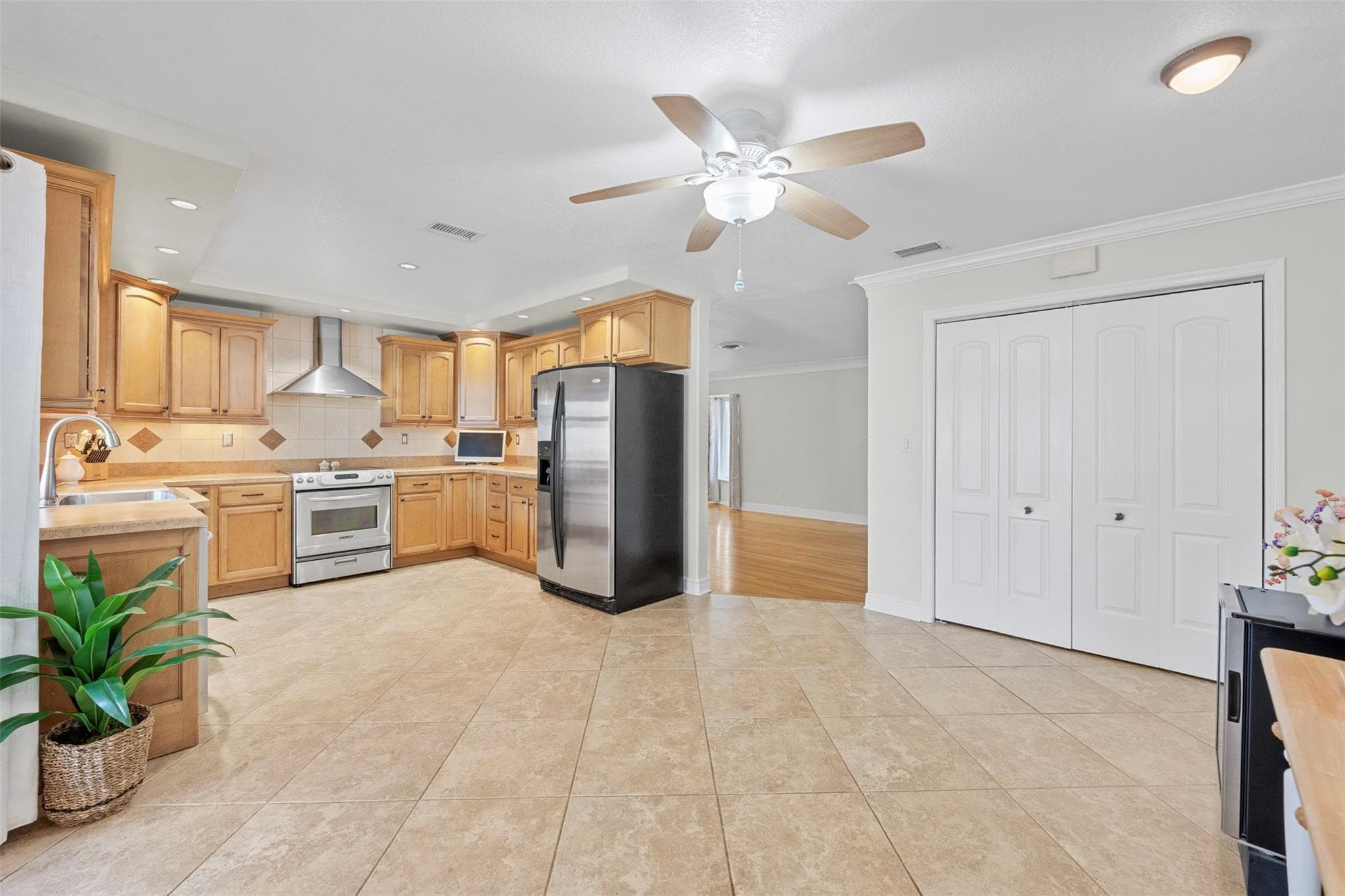 5284 NE 18th Terrace, Fort Lauderdale, FL 33308 — photo 19 of 57