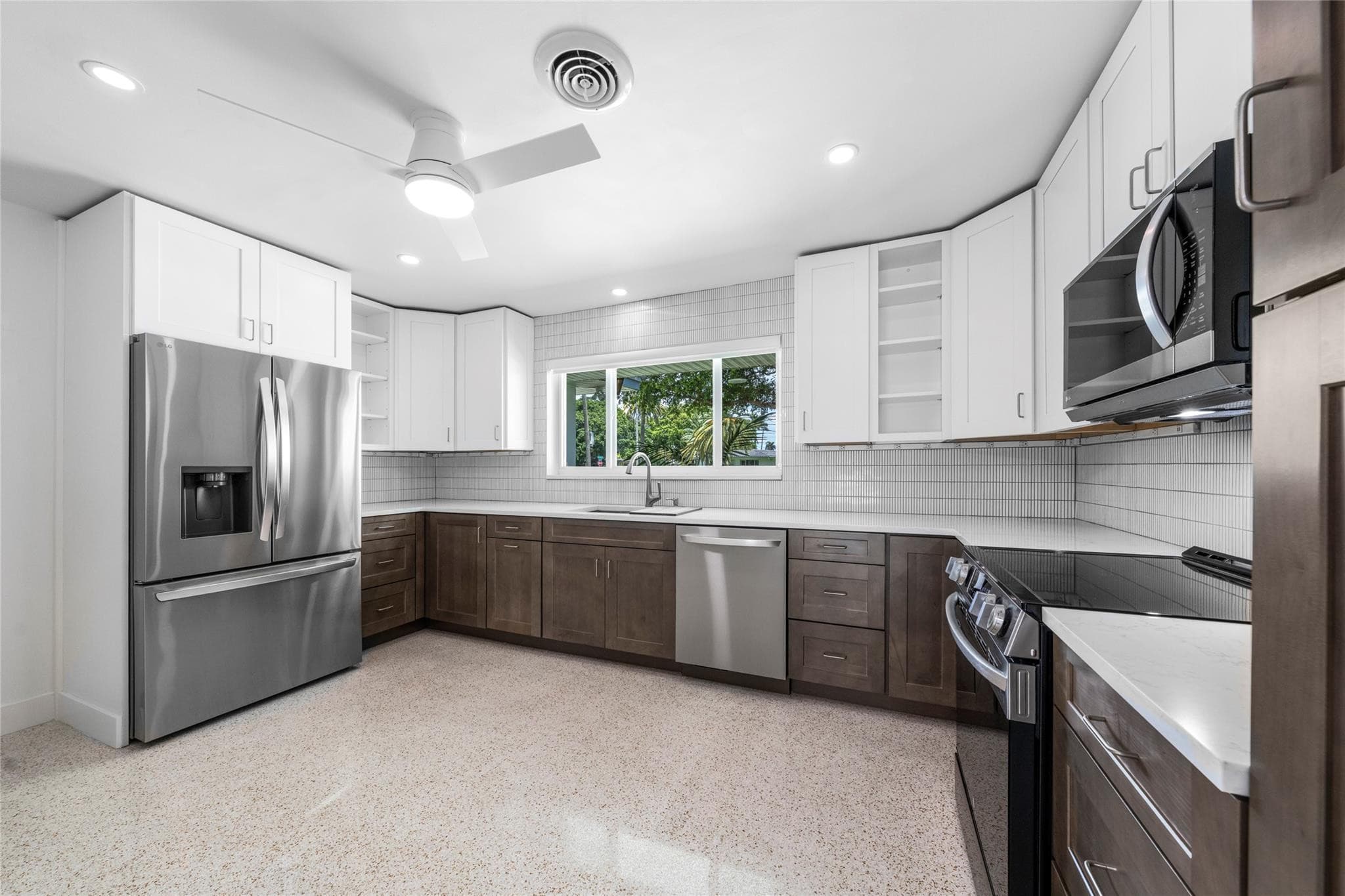 3140 Calle Largo Drive, Hollywood, FL 33021 — photo 22 of 46
