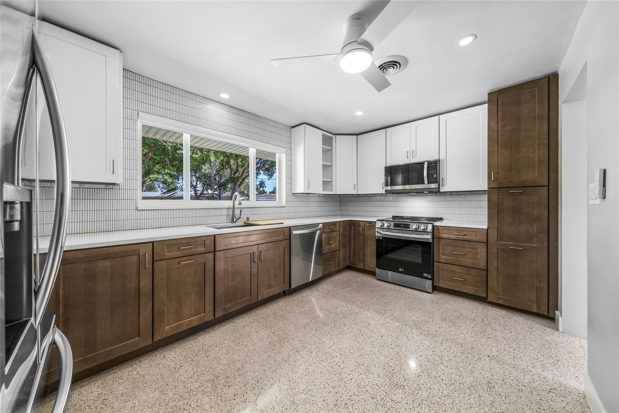 3140 Calle Largo Drive, Hollywood, FL 33021 — photo 23 of 46