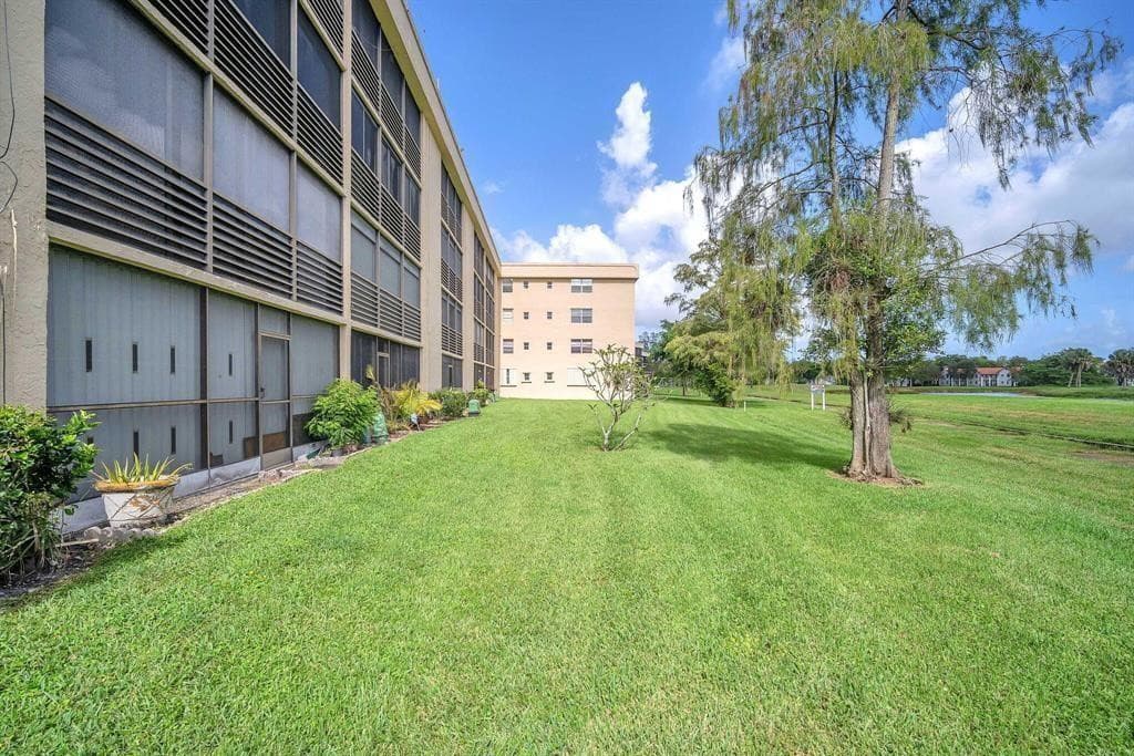 3231 Holiday Springs Boulevard 105, Margate, FL 33063 — photo 10 of 10