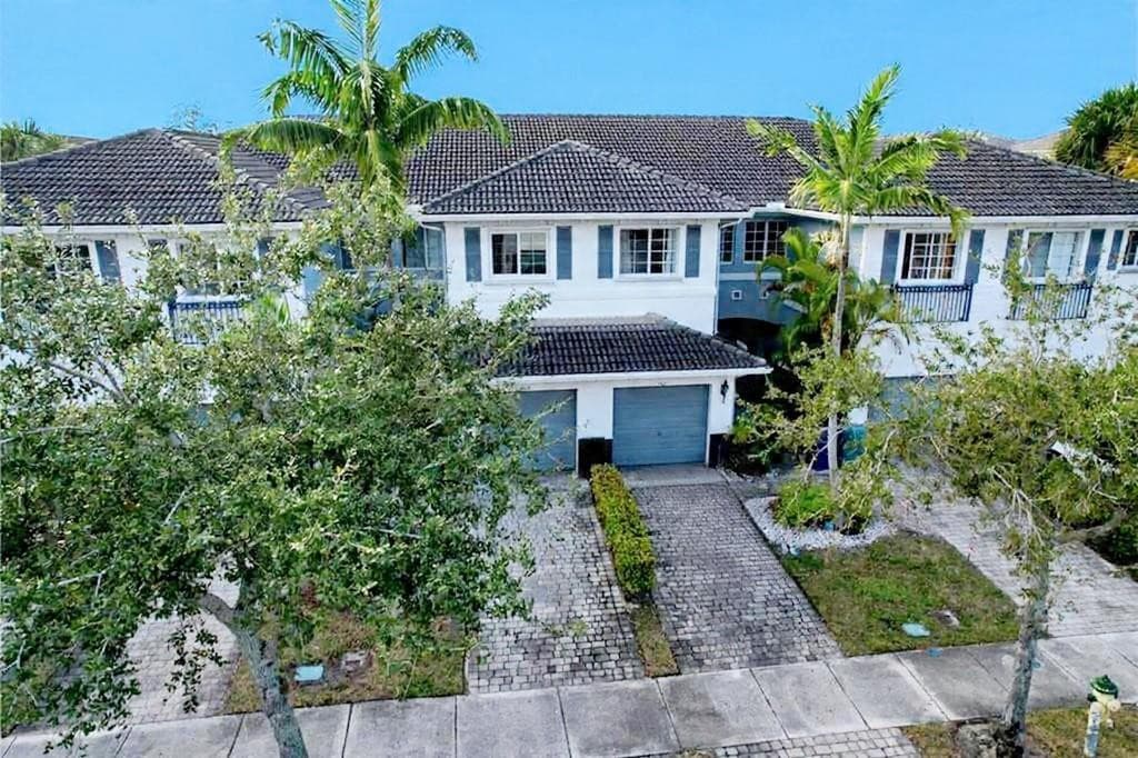 1421 NW 34th Way 1421, Lauderhill, FL 33311 — photo