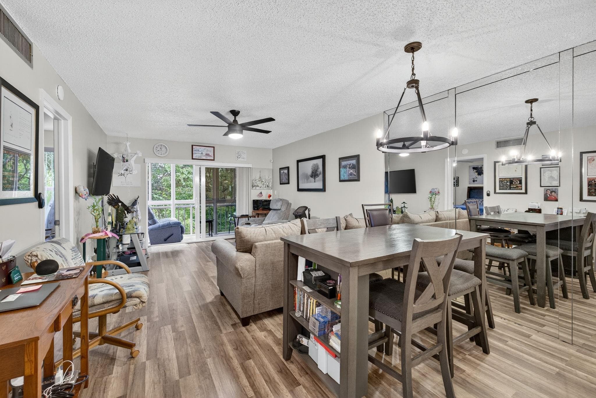 8400 Lagos De Campo Boulevard 303, Tamarac, FL 33321 — photo 3 of 20