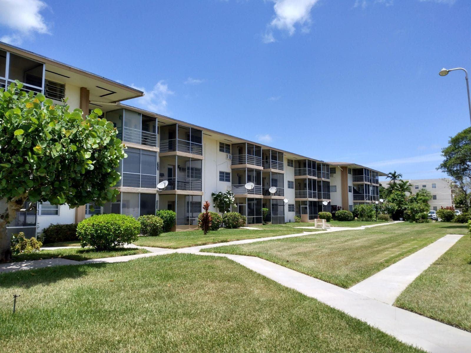 17090 NE 14th Avenue 211, North Miami Beach, FL 33162 — photo 9 of 24