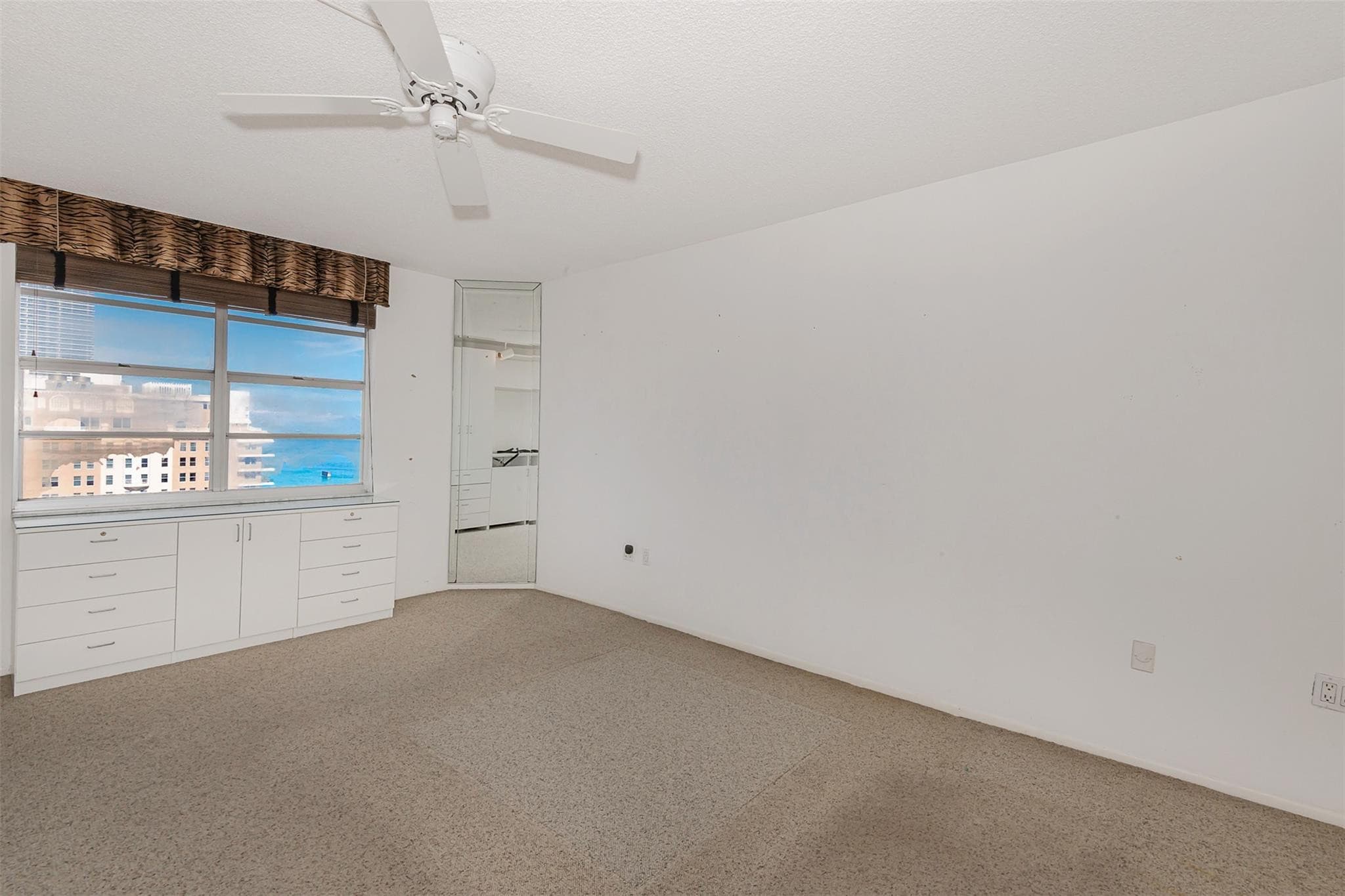 1950 S Ocean Drive 19f, Hallandale Beach, FL 33009 — photo 19 of 30