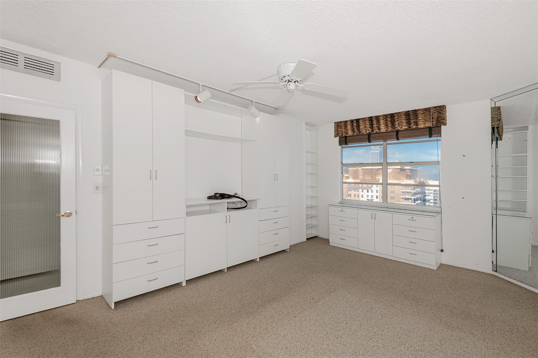 1950 S Ocean Drive 19f, Hallandale Beach, FL 33009 — photo 20 of 30